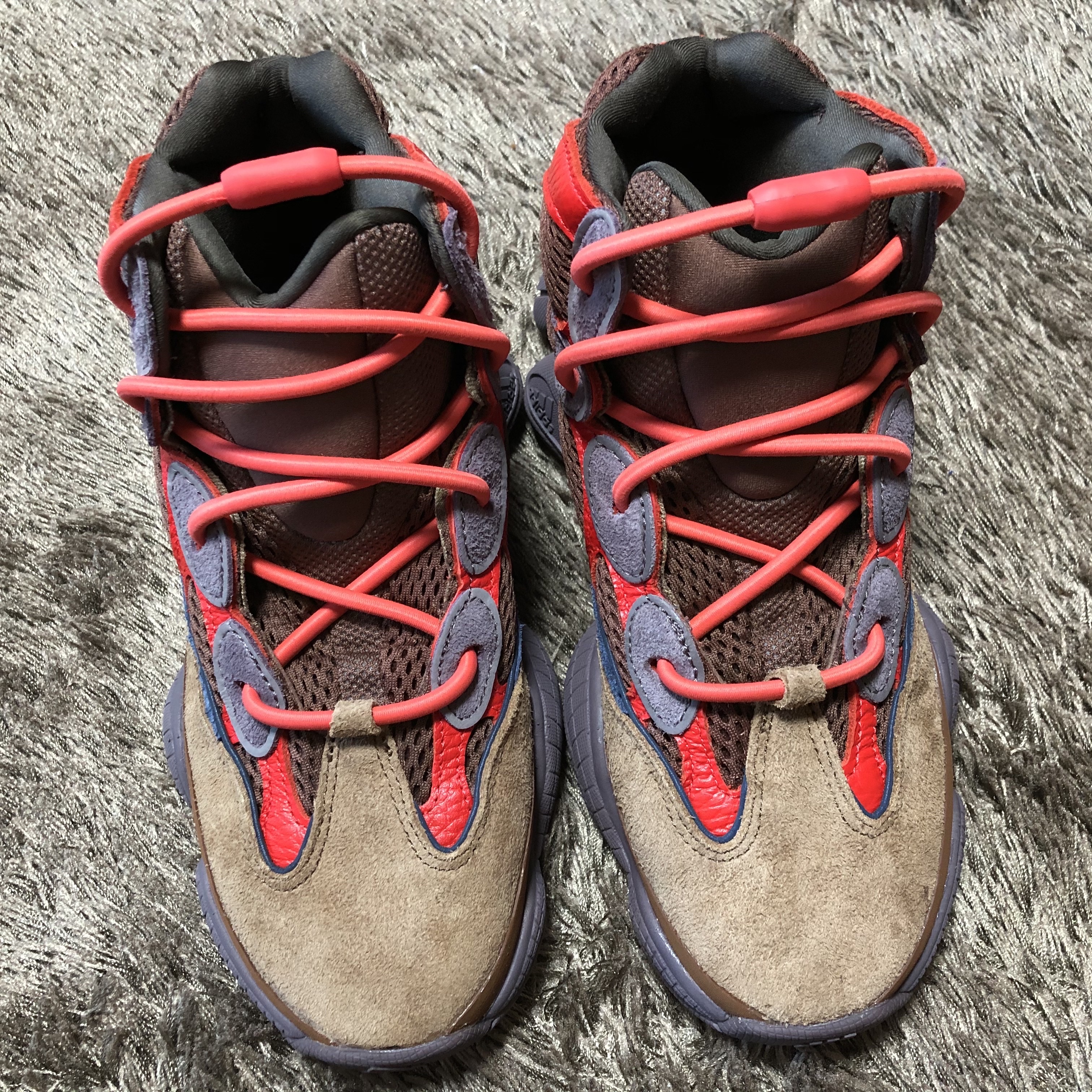 Adidas Yeezy 500 High Sumac 착용 스타일 - 3