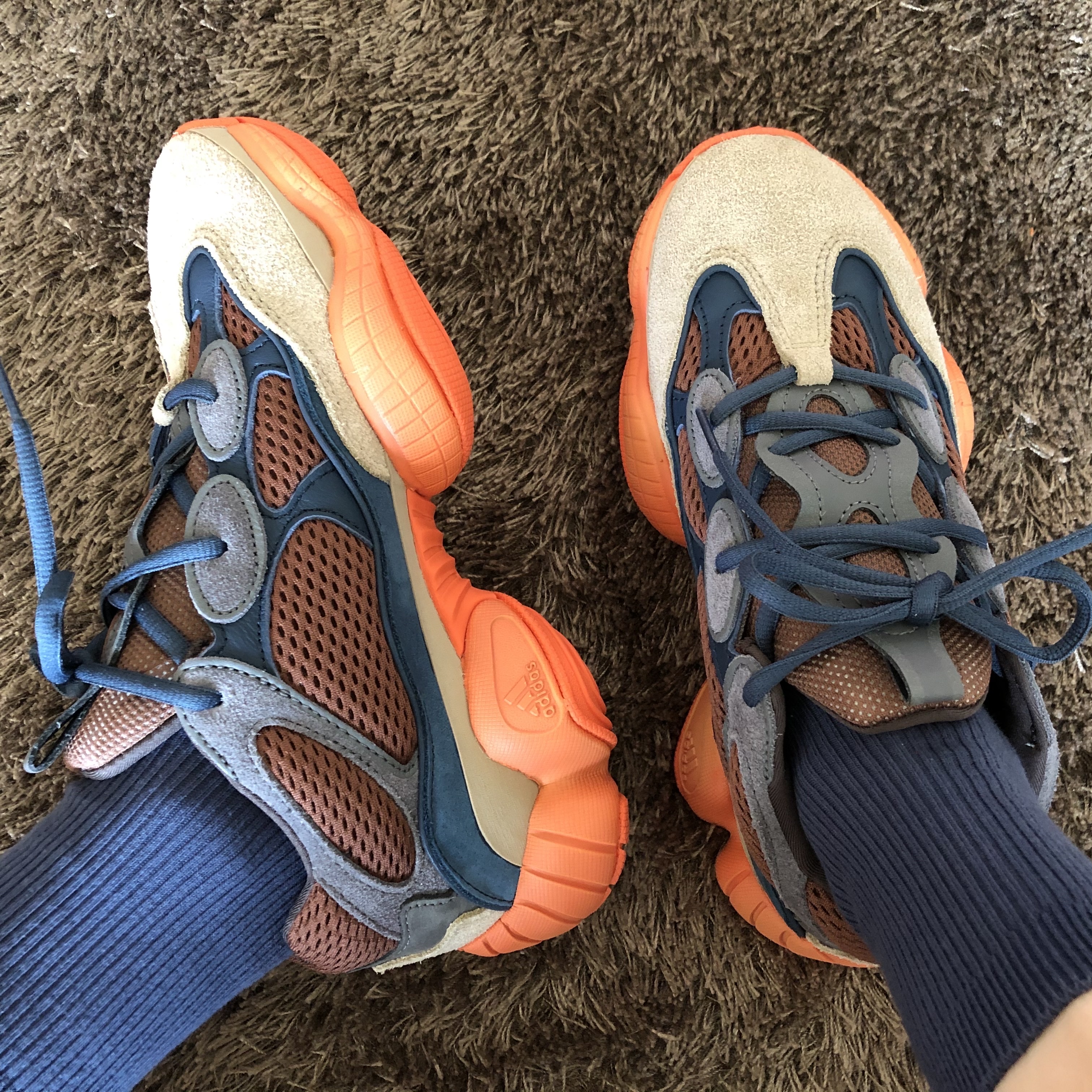 Adidas Yeezy 500 Enflame 착용 스타일 - 3