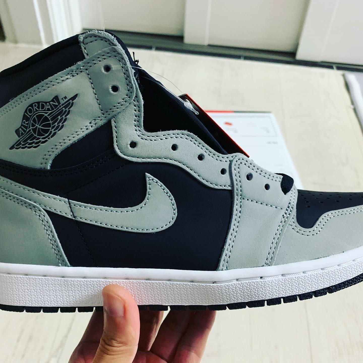 Jordan 1 Retro High OG Shadow 2.0 착용 스타일 - 1