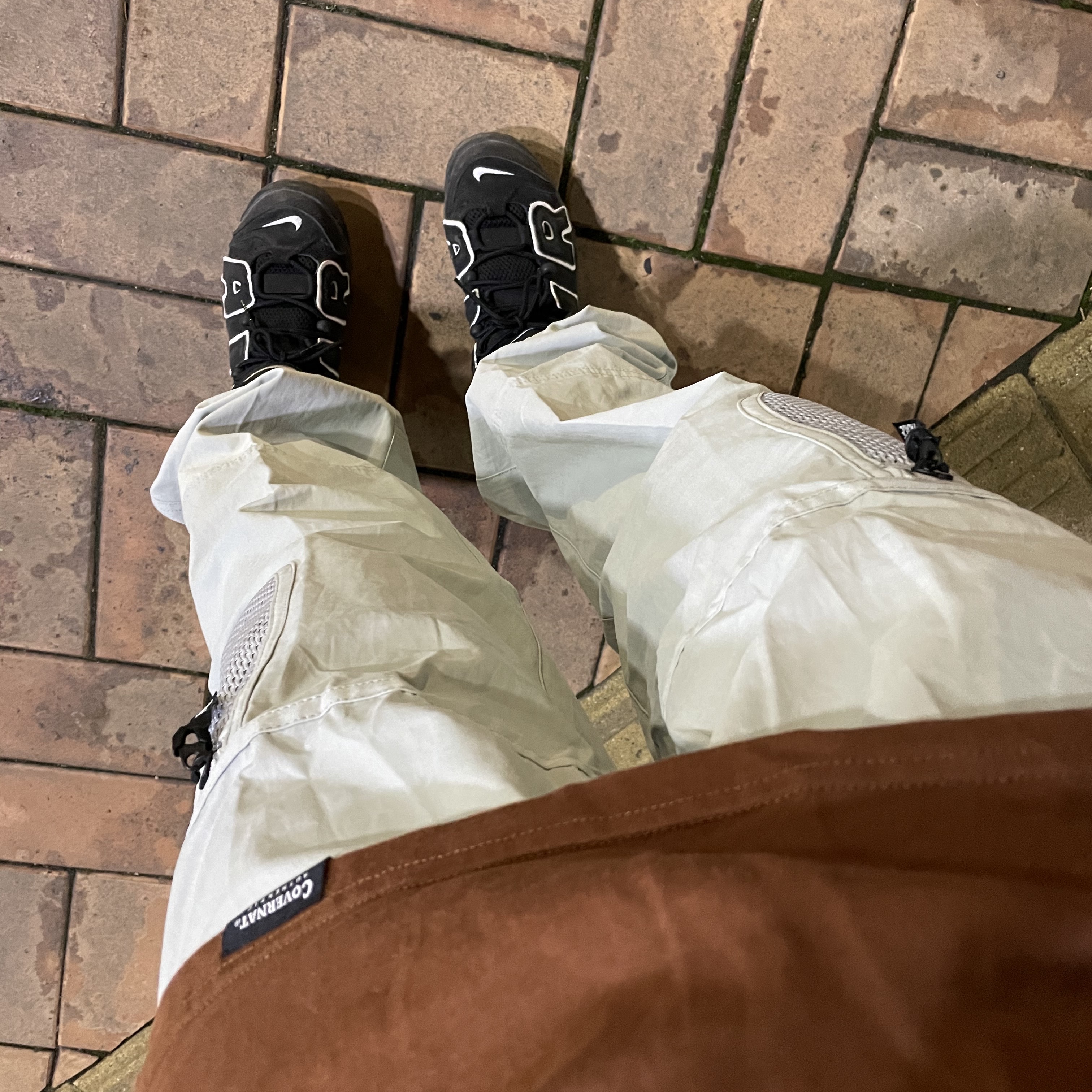 (GS) Nike Air More Uptempo Black White 2020, Palace Mesh Pocket Shell Pants Stone - 21SS 착용 스타일