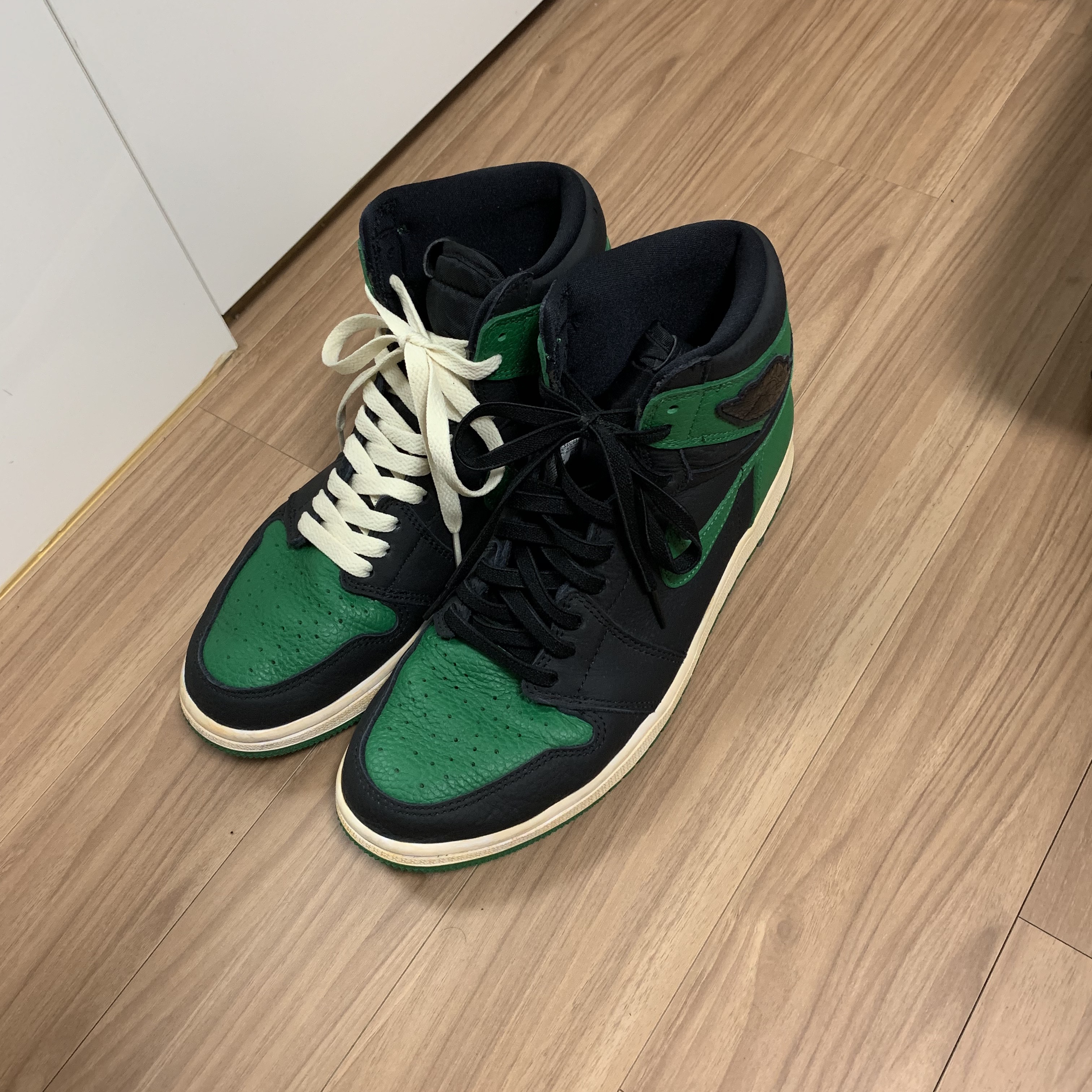 Jordan 1 Retro High OG Pine Green Black 착용 스타일 - 2