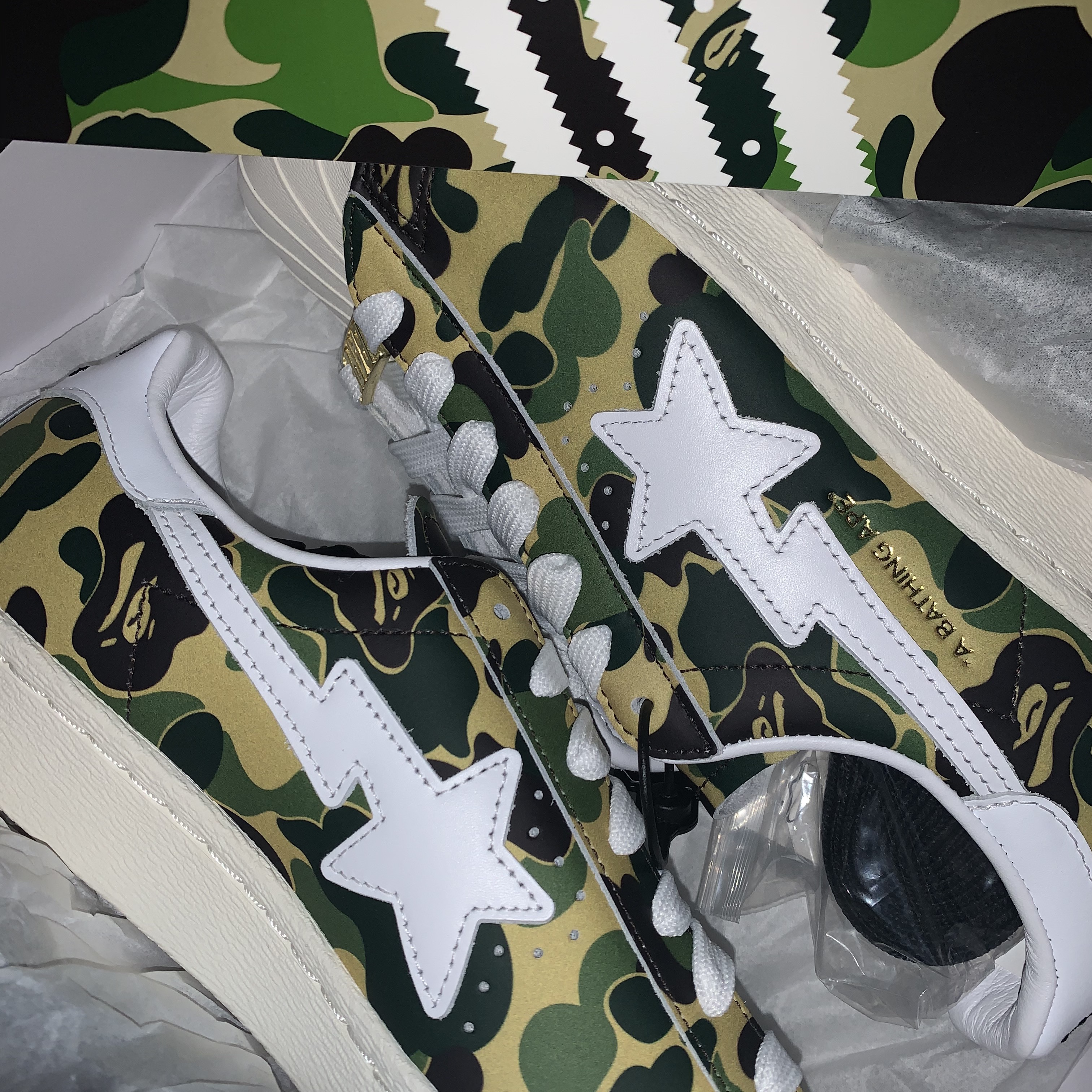 Adidas x BAPE Superstar 80s Green Camo 착용 스타일 - 2