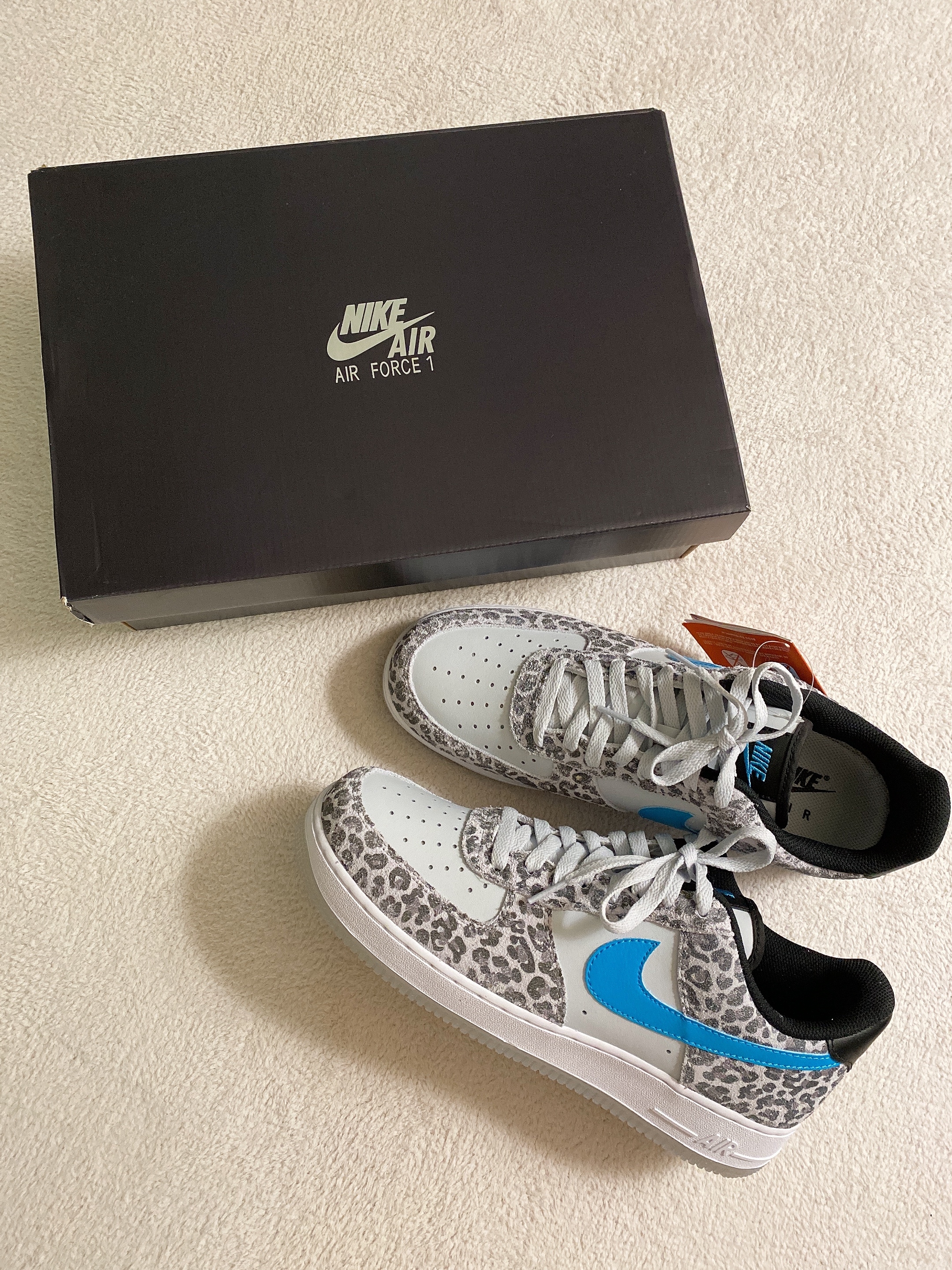 Nike Air Force 1 '07 PRM Pure Platinum 착용 스타일