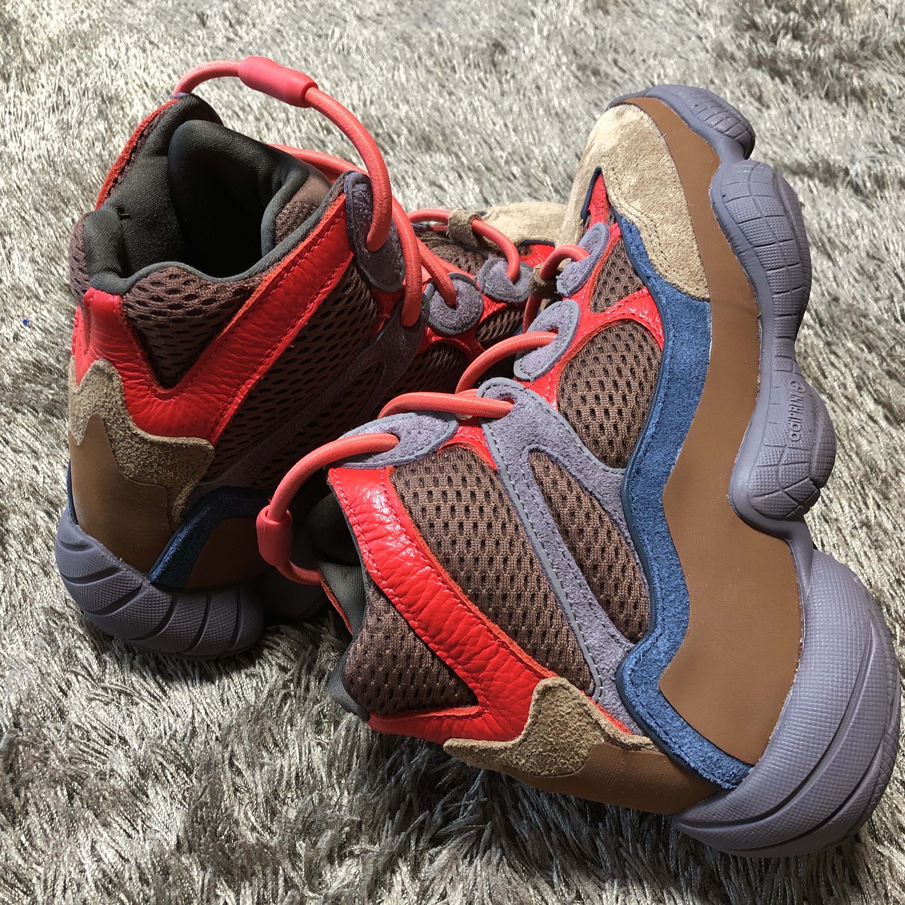 Adidas Yeezy 500 High Sumac 착용 스타일 - 5