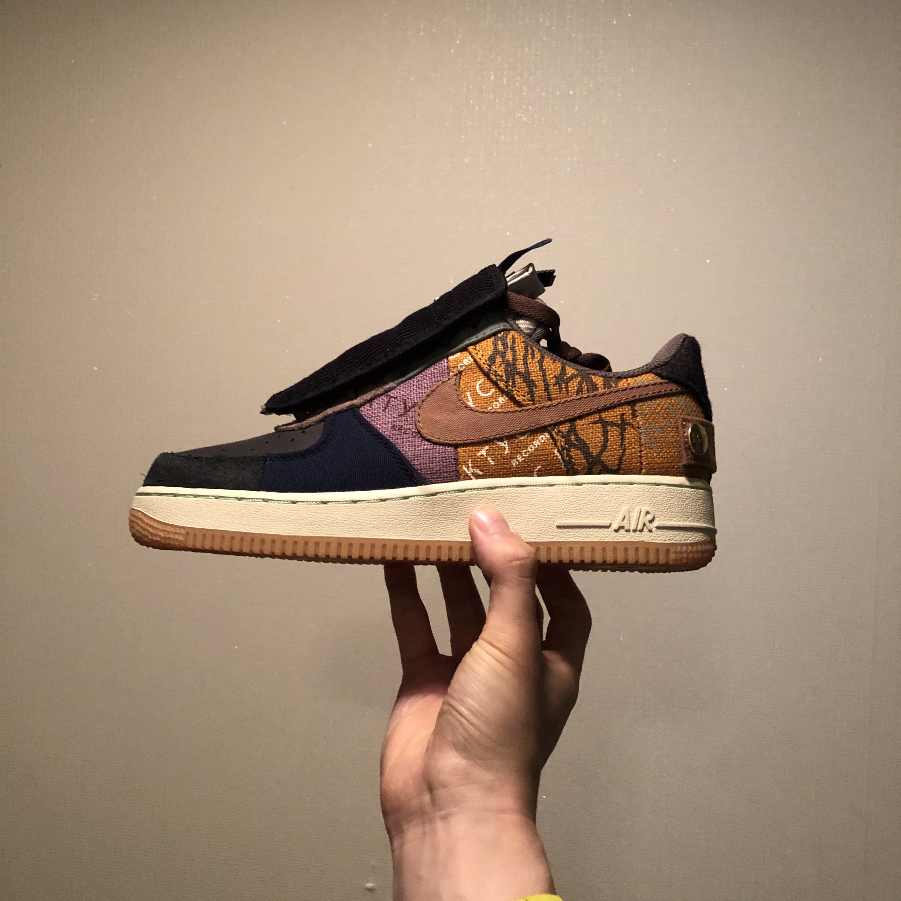Nike x Travis Scott Air Force 1 Low Cactus Jack 착용 스타일