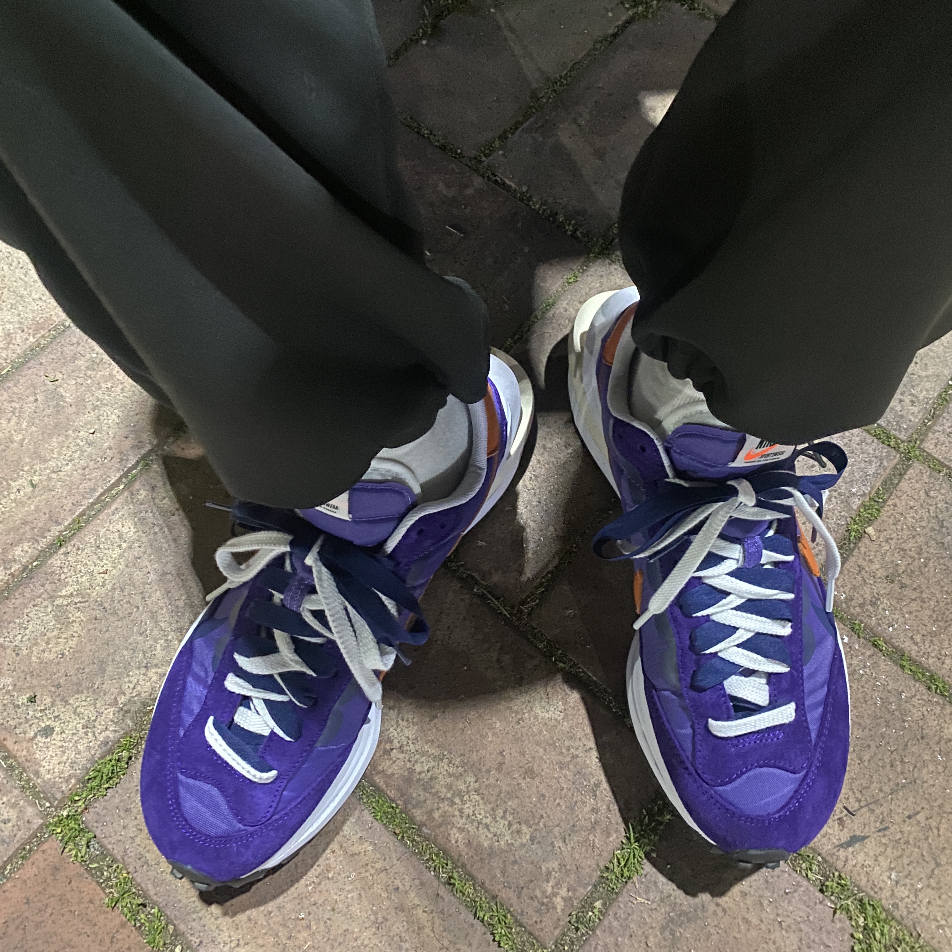 Nike x Sacai VaporWaffle Dark Iris 착용 스타일 - 2