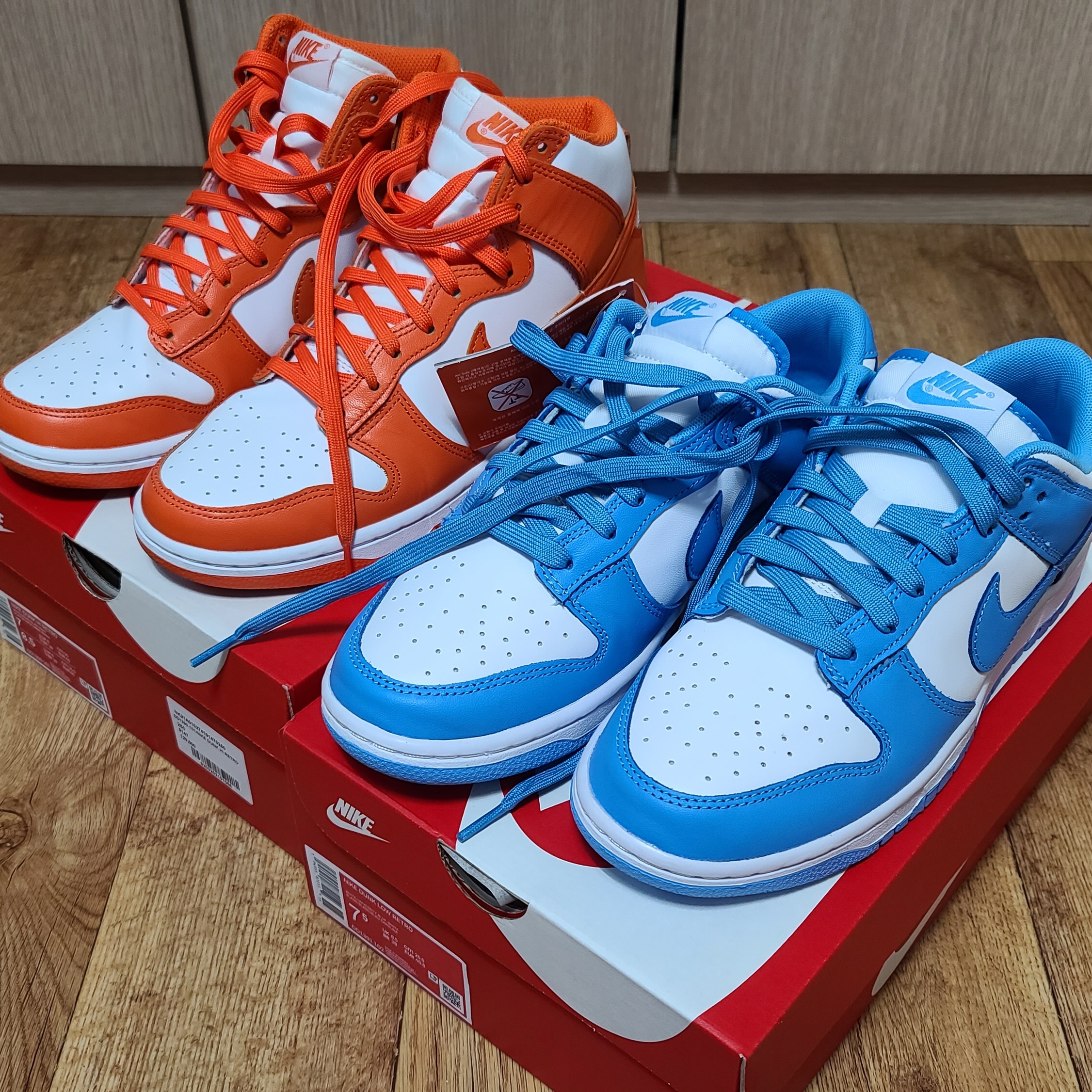 Nike Dunk Low Retro University Blue, Nike Dunk High Retro Orange Blaze 착용 스타일 - 2