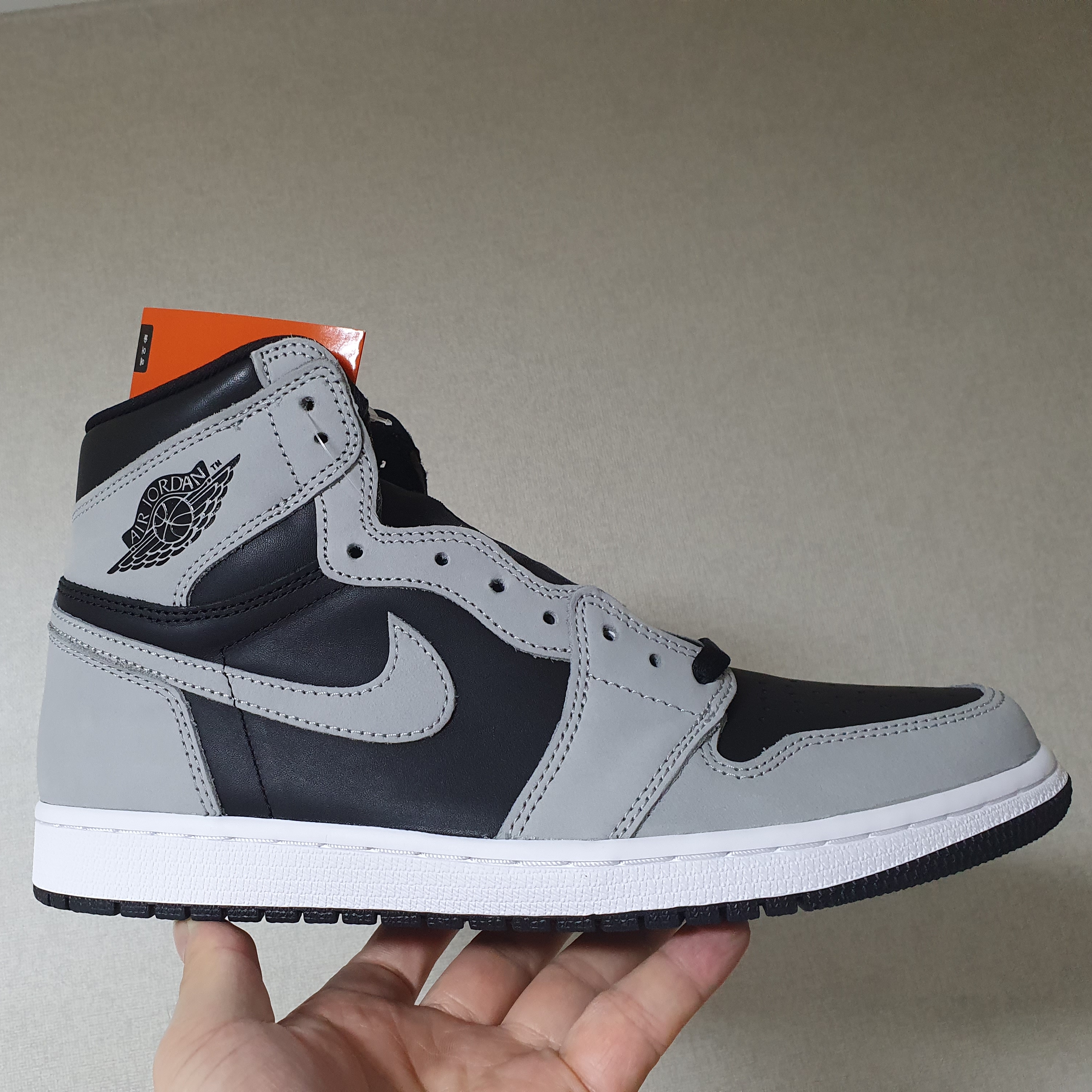 Jordan 1 Retro High OG Shadow 2.0 착용 스타일 - 3