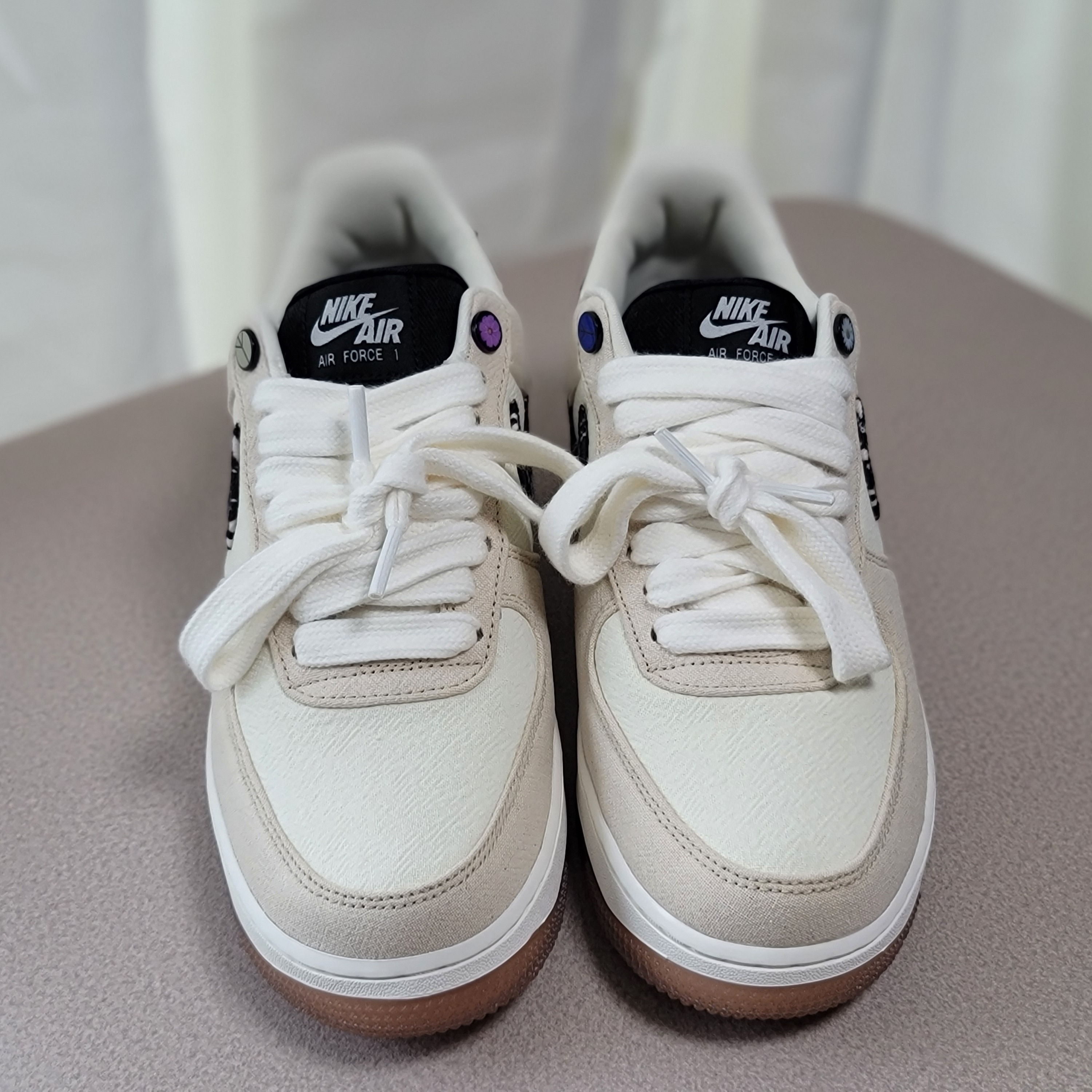 Nike Air Force 1 '07 LV8 Paisley Swoosh 착용 스타일 - 3