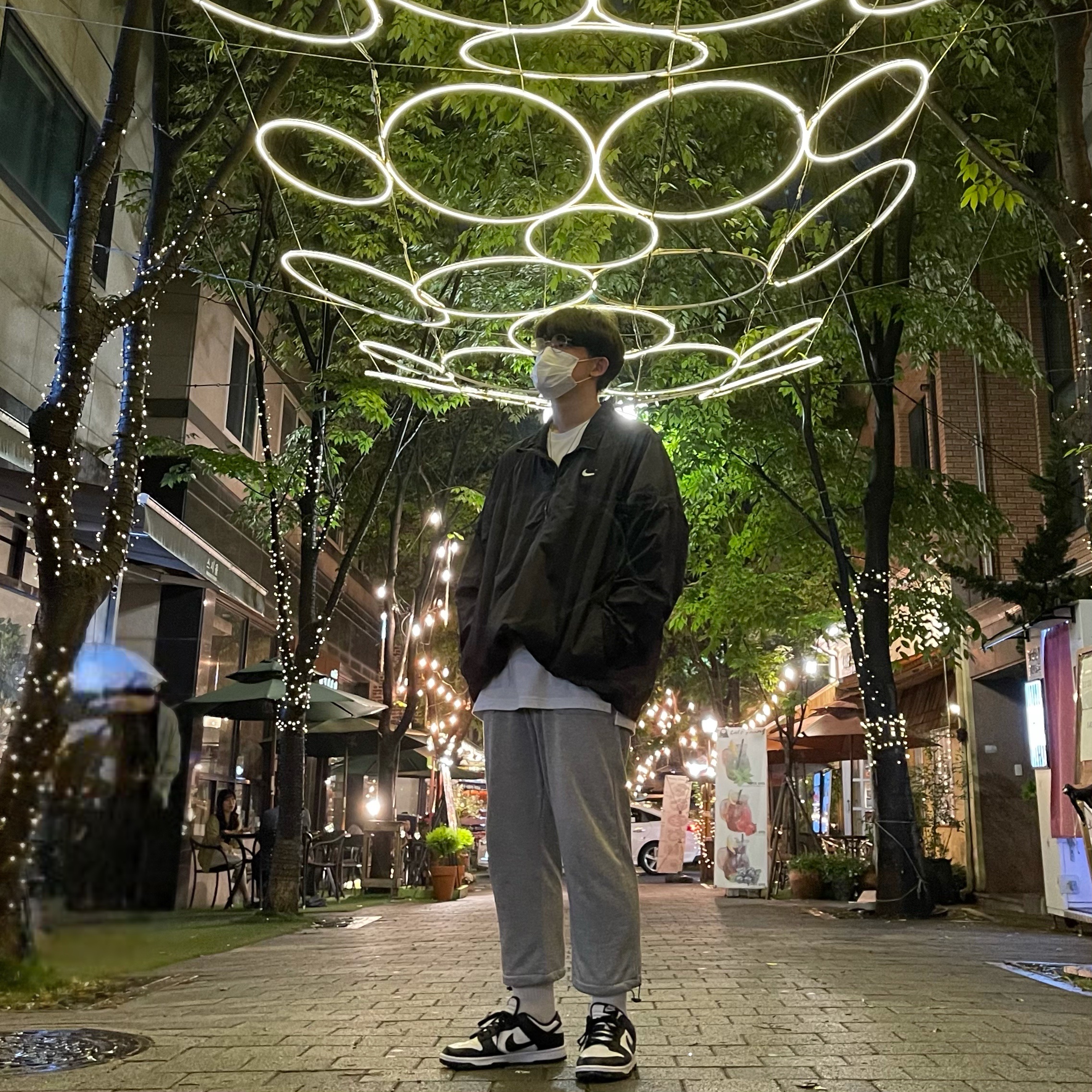 Nike x Stussy Windrunner Jacket Off Noir, Nike Dunk Low Retro Black 착용 스타일