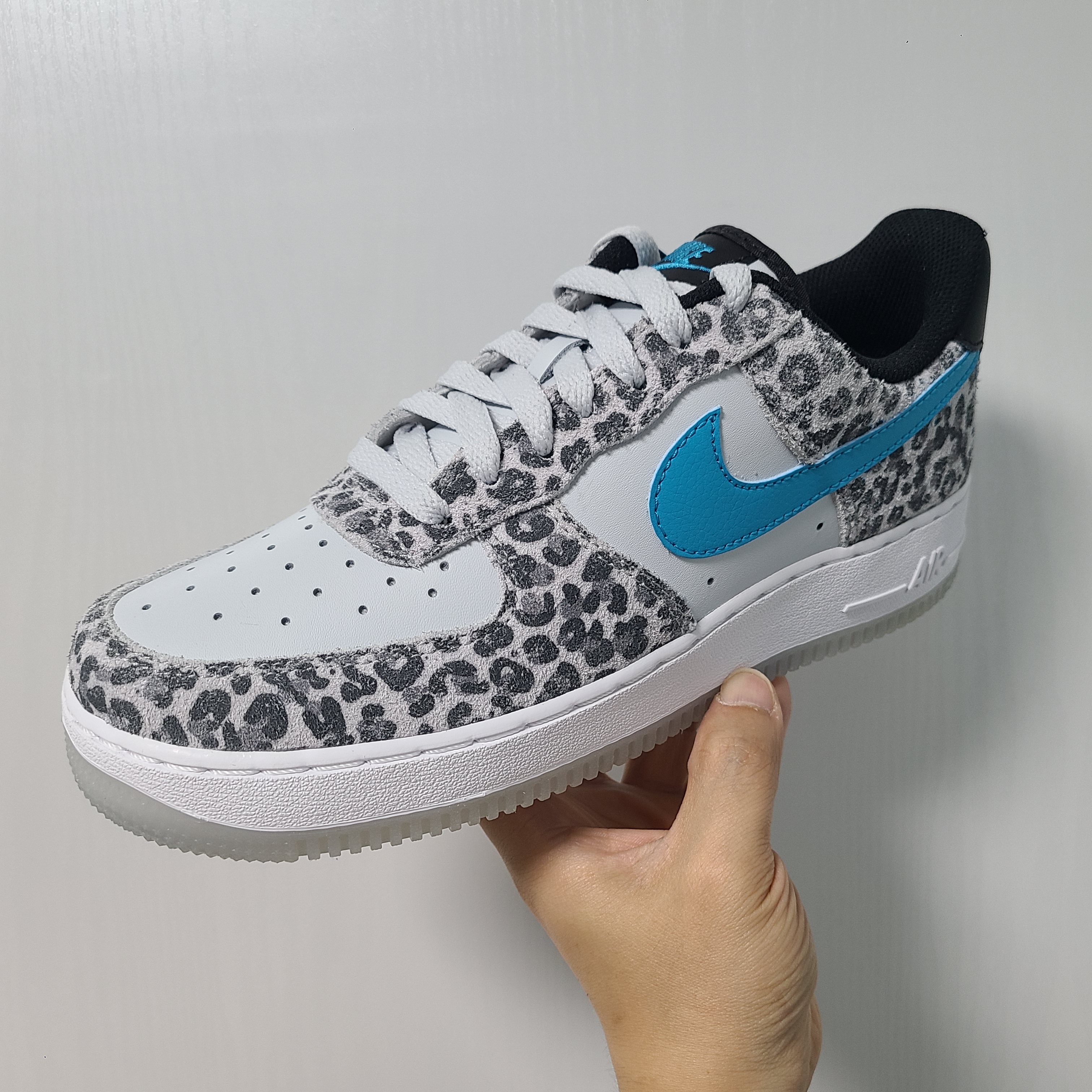Nike Air Force 1 '07 PRM Pure Platinum 착용 스타일 - 1