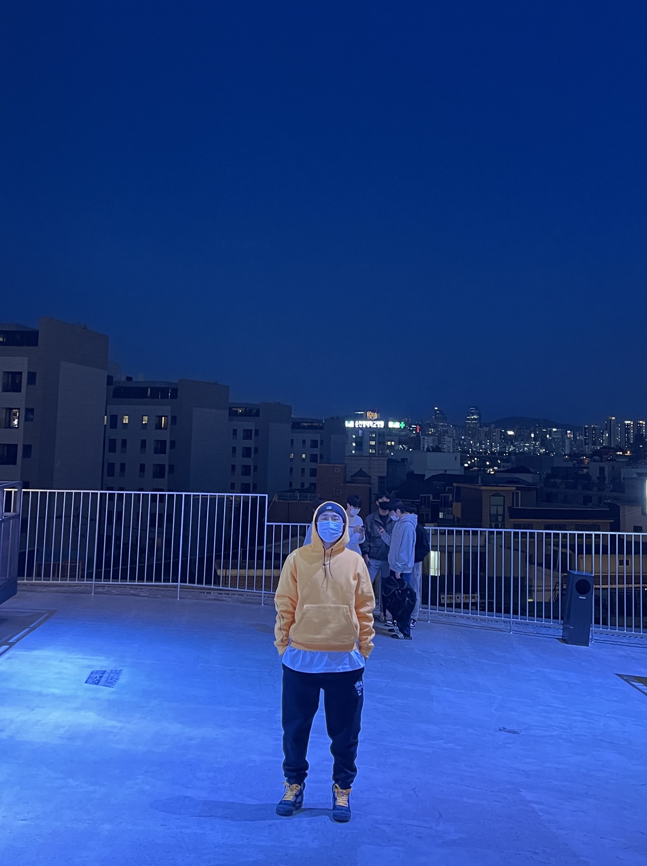 Nike x Drake Nocta Essential Hoodie University Gold - Asia, Nike x Drake Nocta Essential Hoodie University Gold - US/EU 착용 스타일 - 3