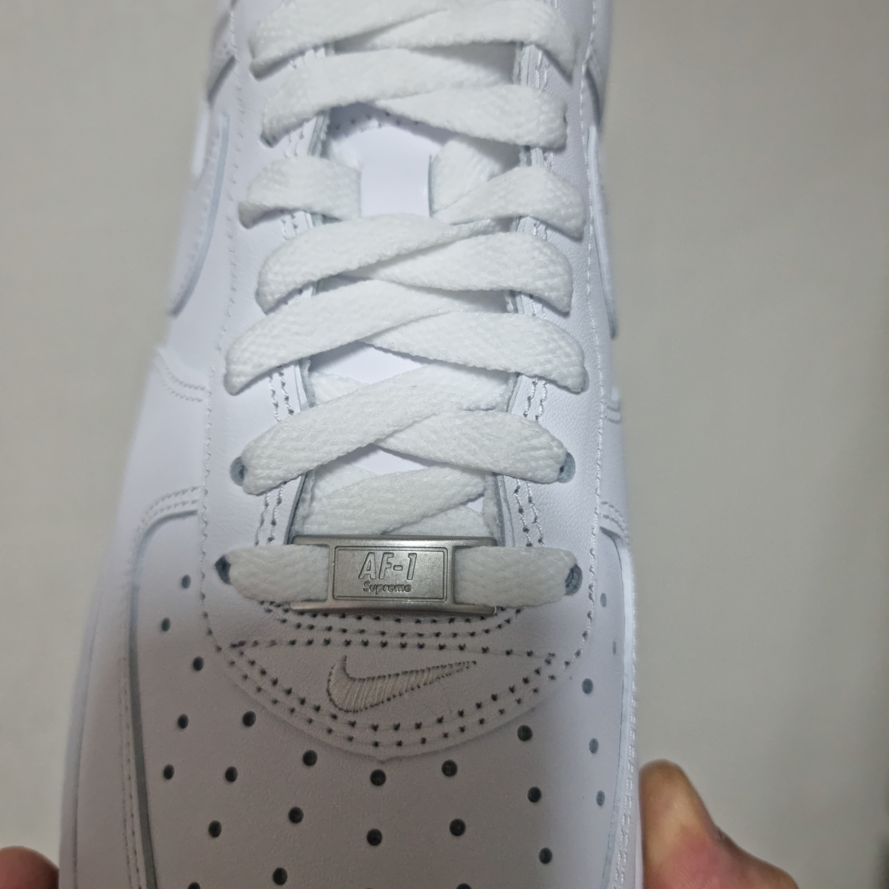 Nike x Supreme Air Force 1 Low White, Nike x Stussy Air Force 1 Low Triple Black 착용 스타일 - 3