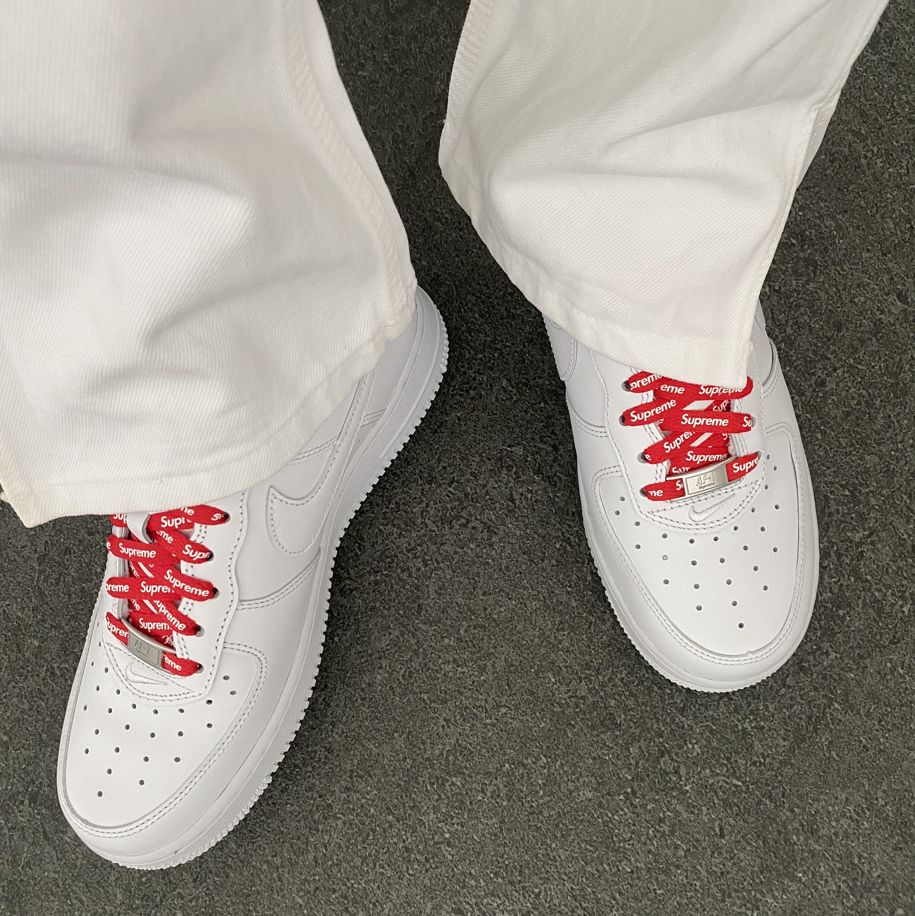 Nike x Supreme Air Force 1 Low White 착용 스타일