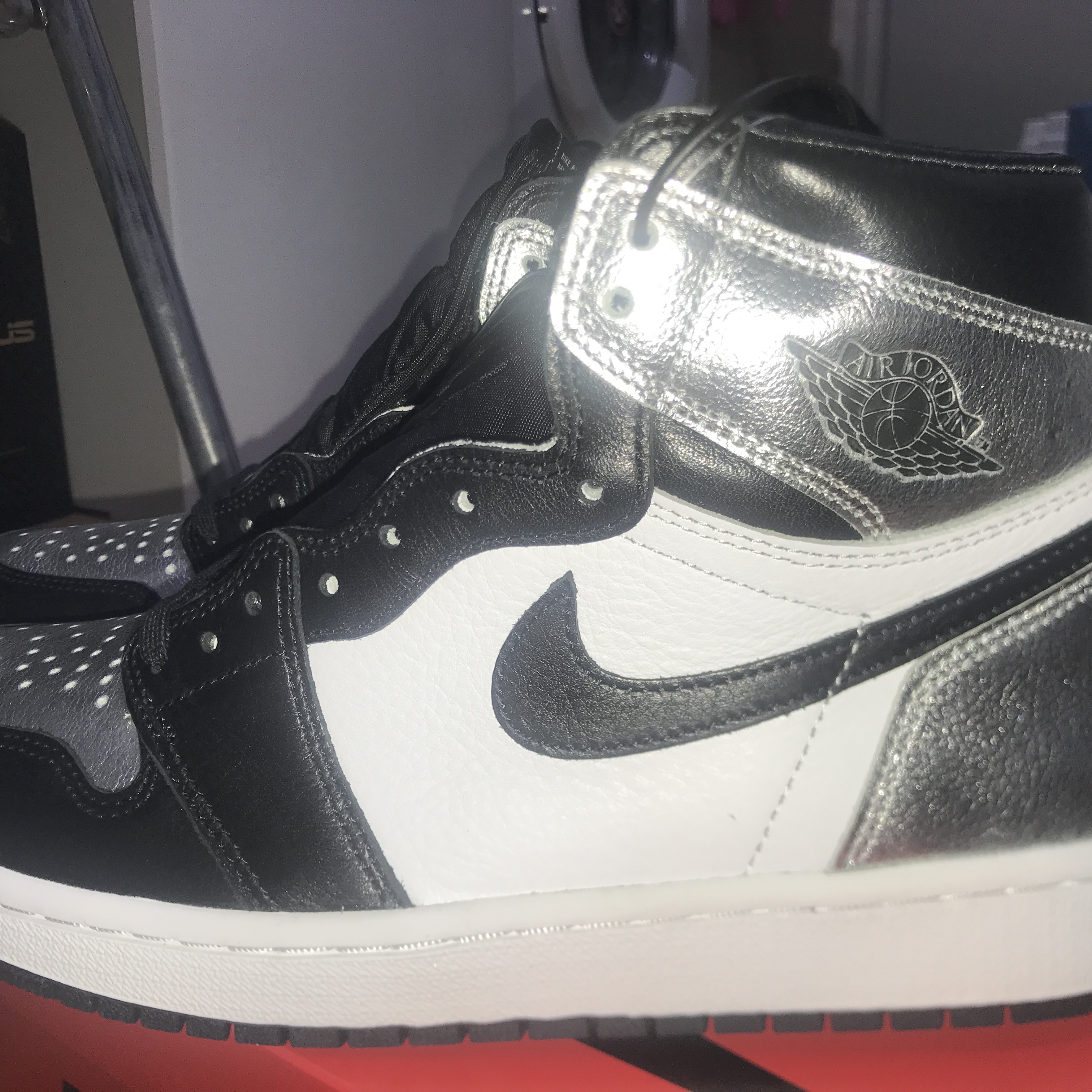 (W) Jordan 1 Retro High OG Silver Toe 착용 스타일 - 2