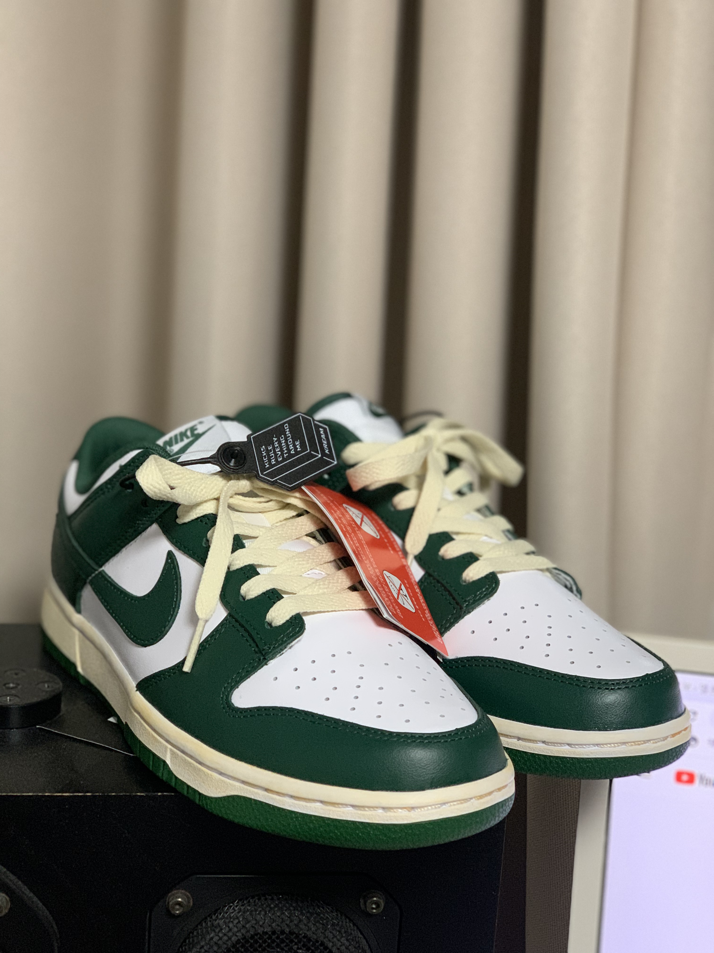 Nike Dunk Low Retro Varsity Green 착용 스타일