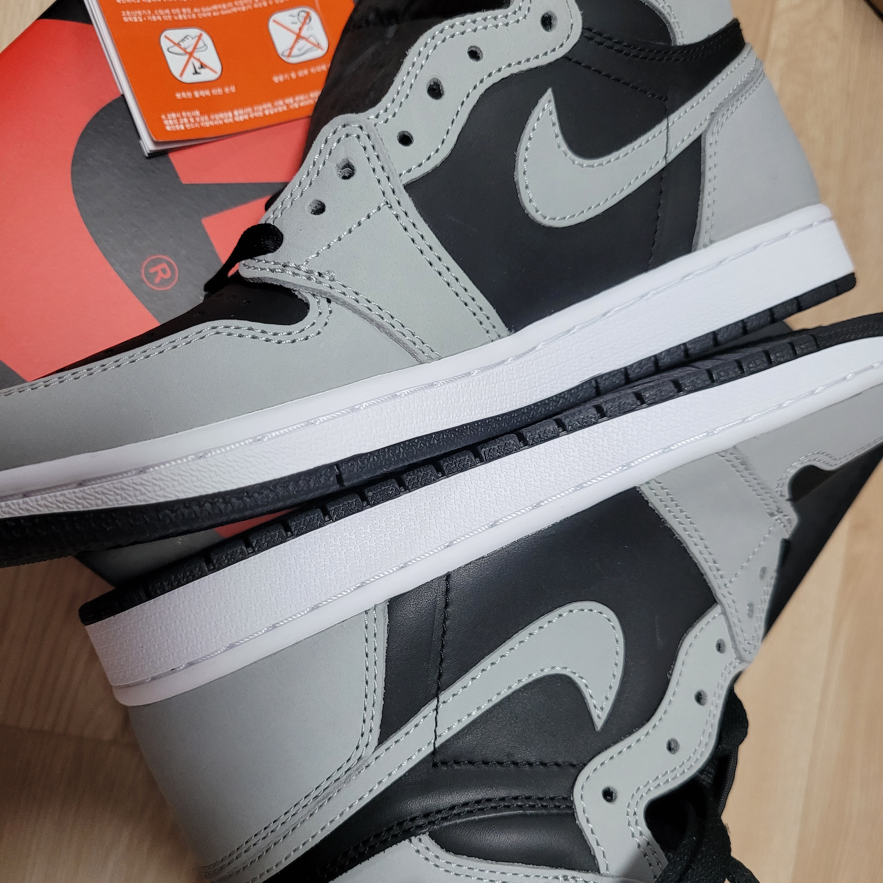 Jordan 1 Retro High OG Shadow 2.0 ์ฐฉ์ฉ ์คํ์ผ