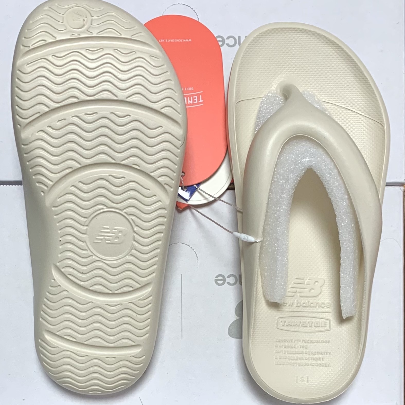 New Balance x Taw&Toe Flip Flop Ivory 착용 스타일