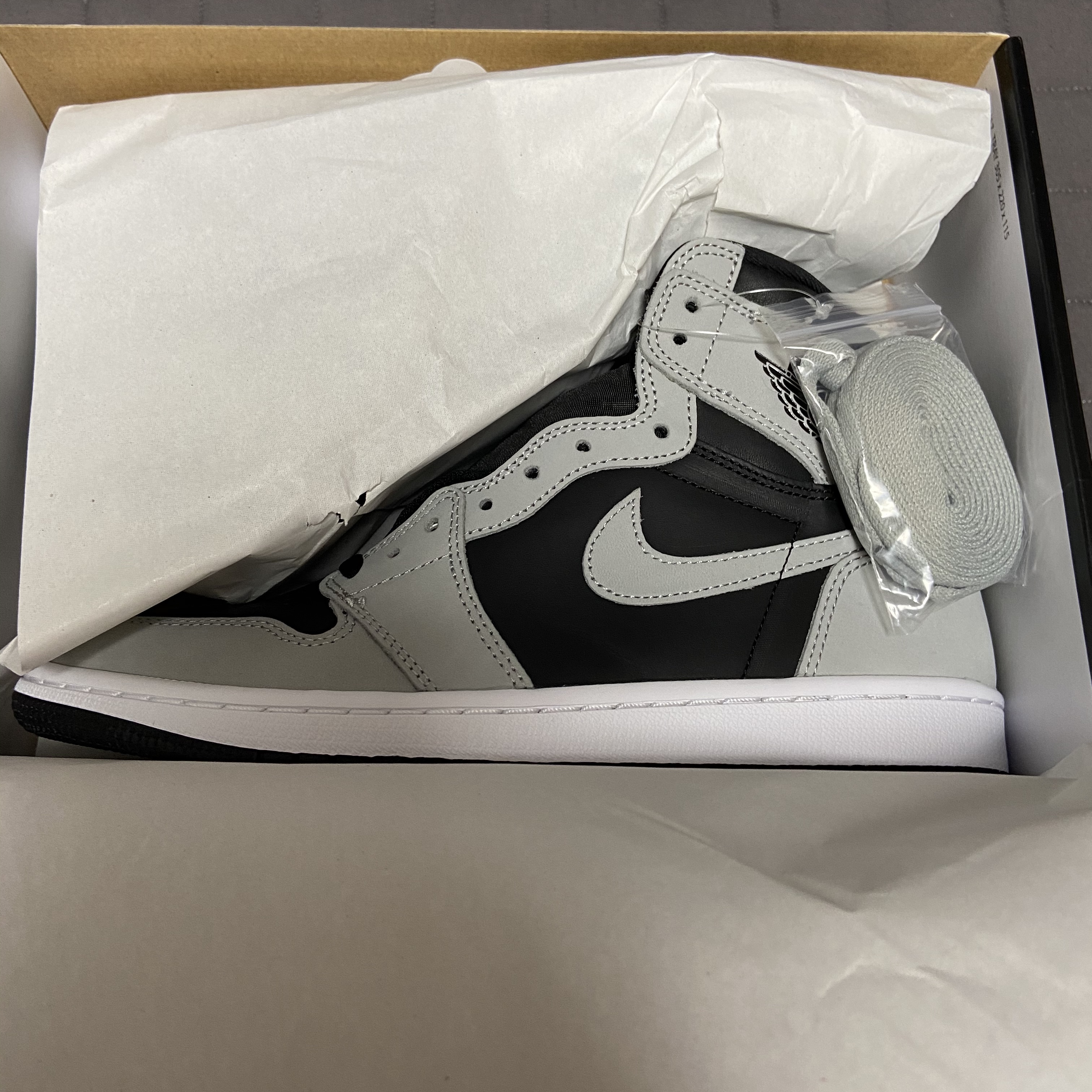 Jordan 1 Retro High OG Shadow 2.0, Nike Dunk Low Retro University Blue 착용 스타일 - 1