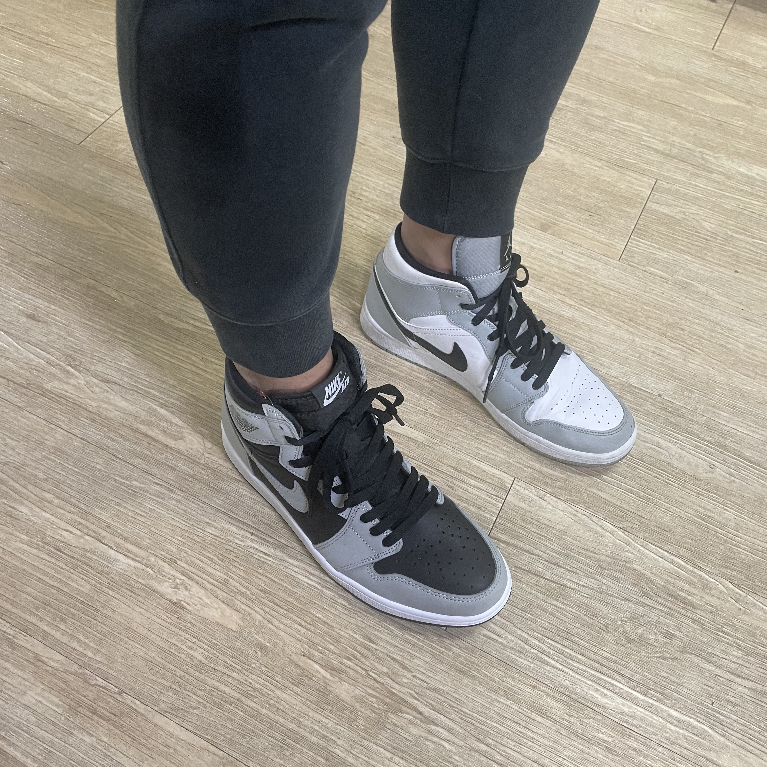 Jordan 1 Retro High OG Shadow 2.0, Jordan 1 Mid Light Smoke Grey 착용 스타일 - 1