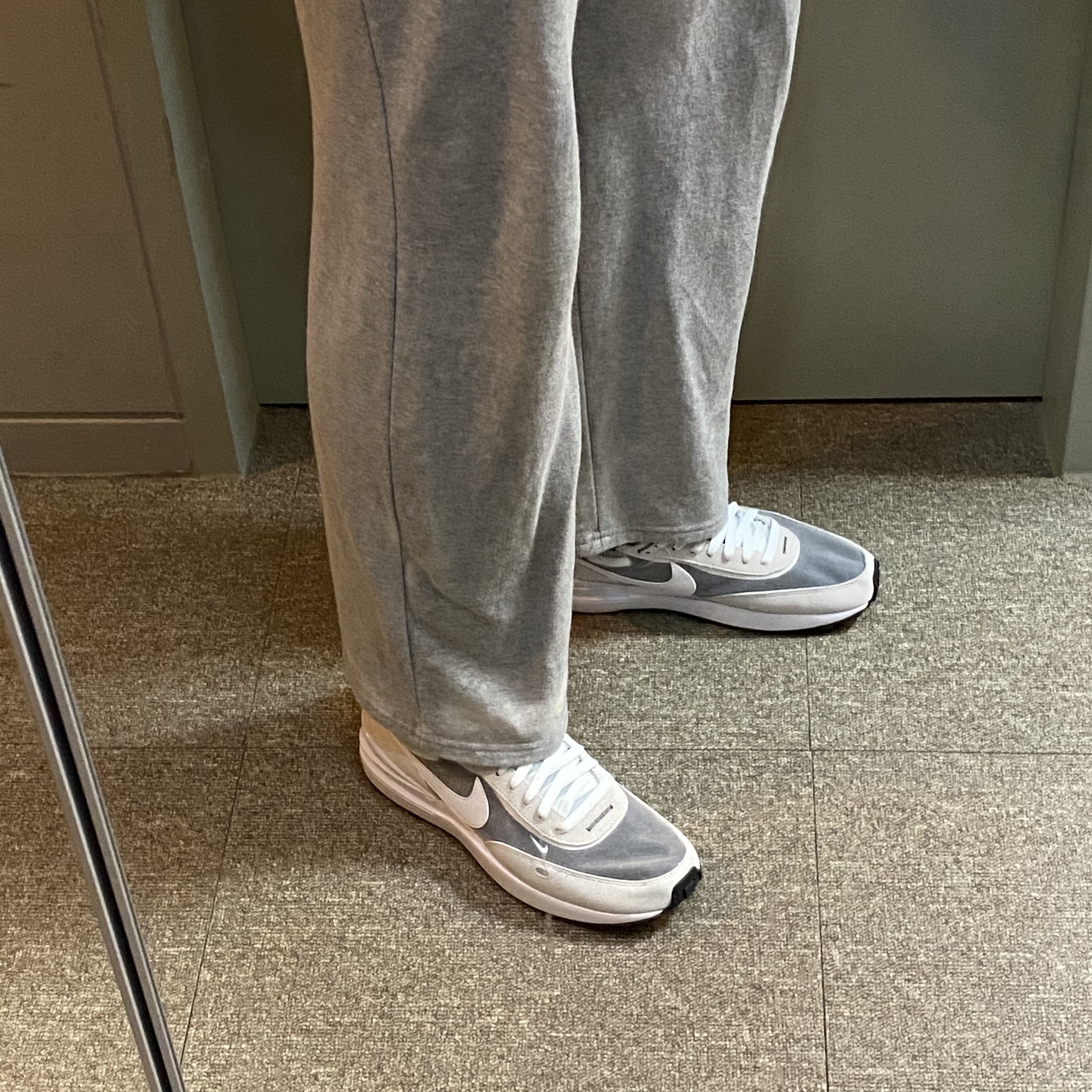 Nike Waffle One Infinite Lilac 착용 스타일