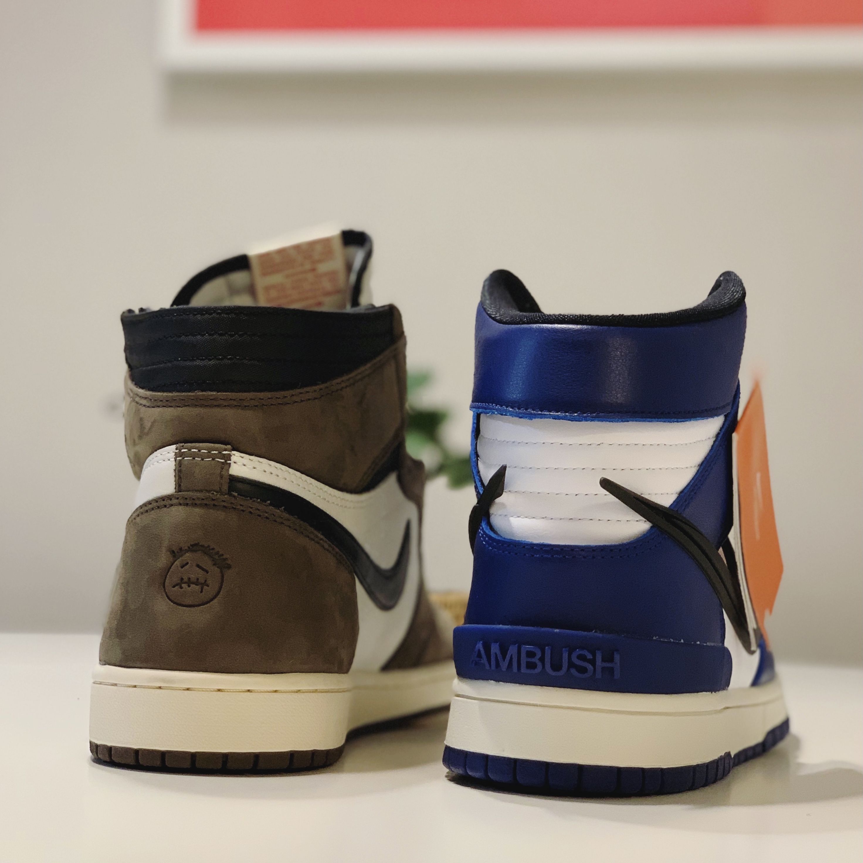 Jordan 1 x Travis Scott Retro High OG SP Mocha, Nike x Ambush Dunk High Deep Royal Blue 착용 스타일 - 3