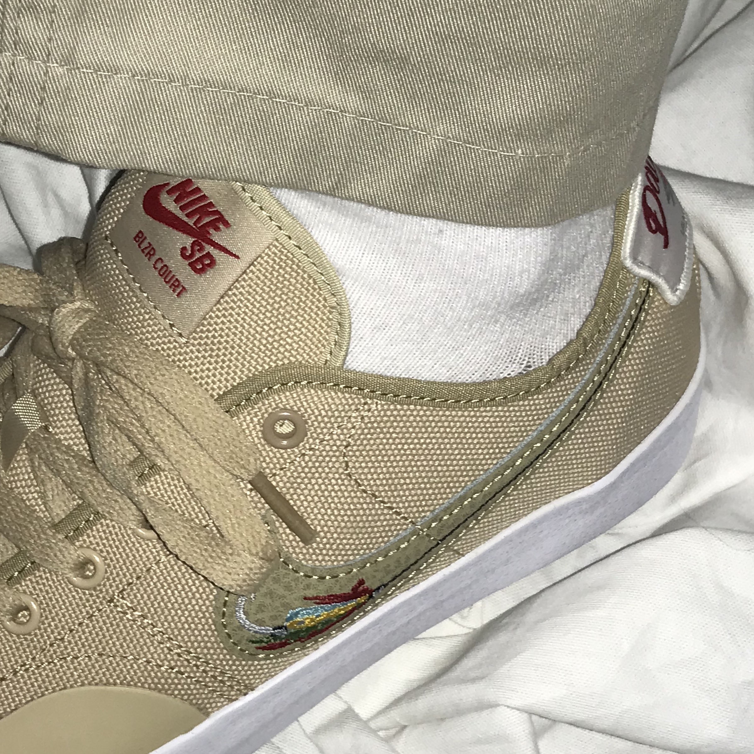Nike SB Blazer DVDL Parachute Beige 착용 스타일