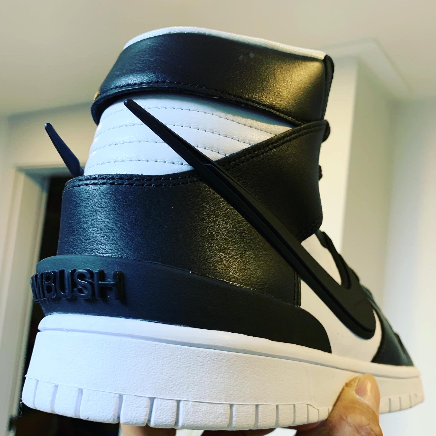 Nike x Ambush Dunk High Black 착용 스타일 - 4