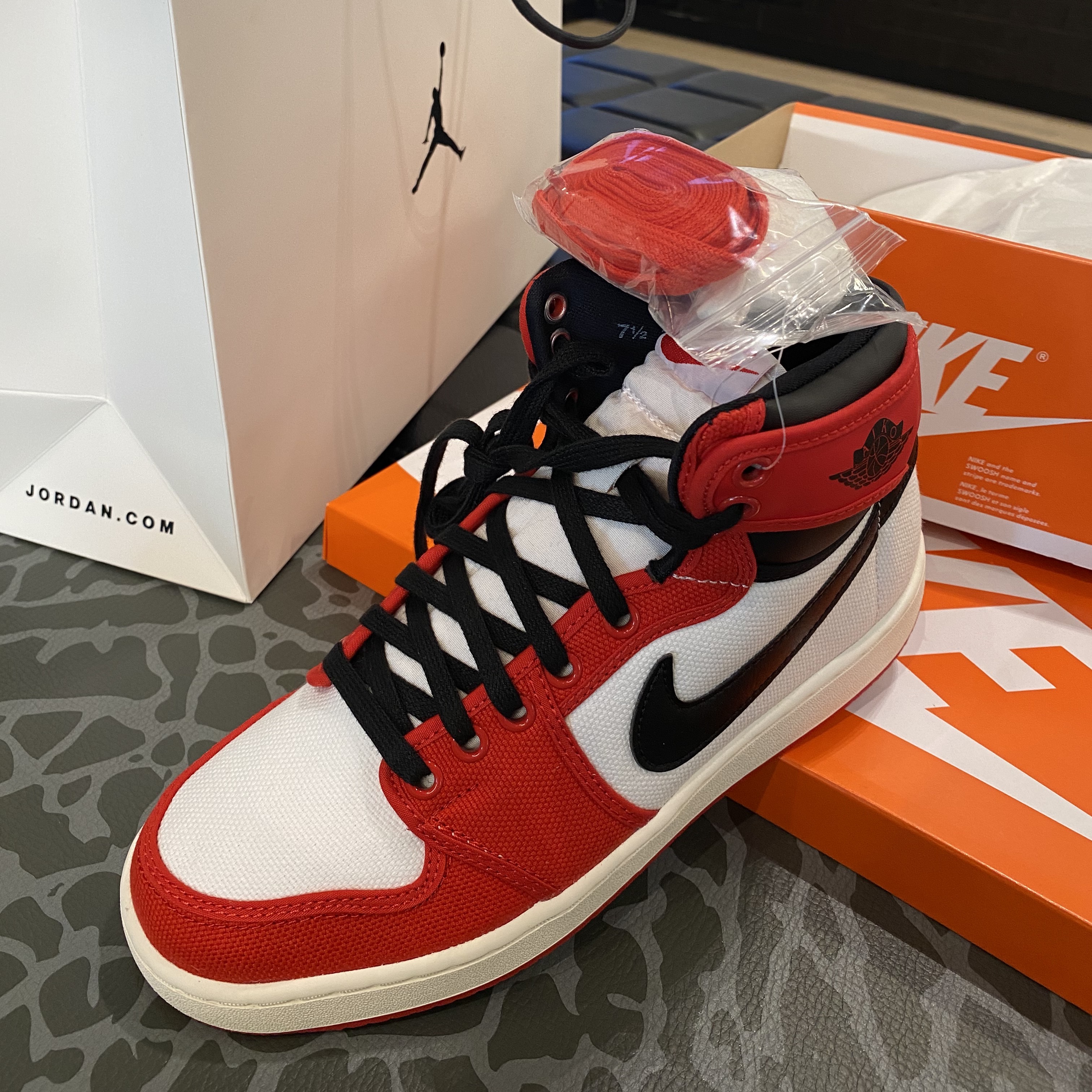 Jordan 1 KO Chicago 2021 착용 스타일 - 1