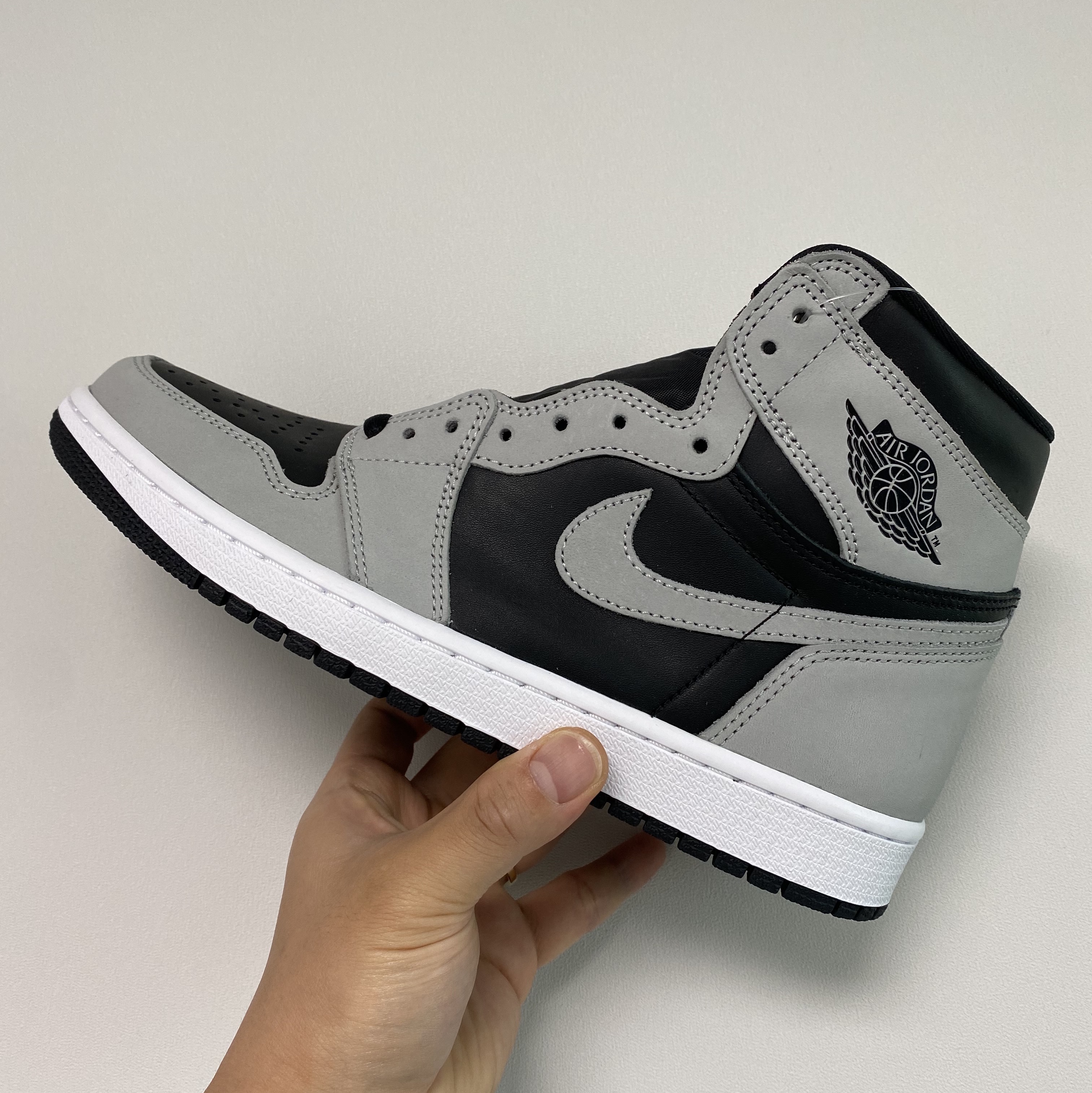 Jordan 1 Retro High OG Shadow 2.0 착용 스타일 - 1