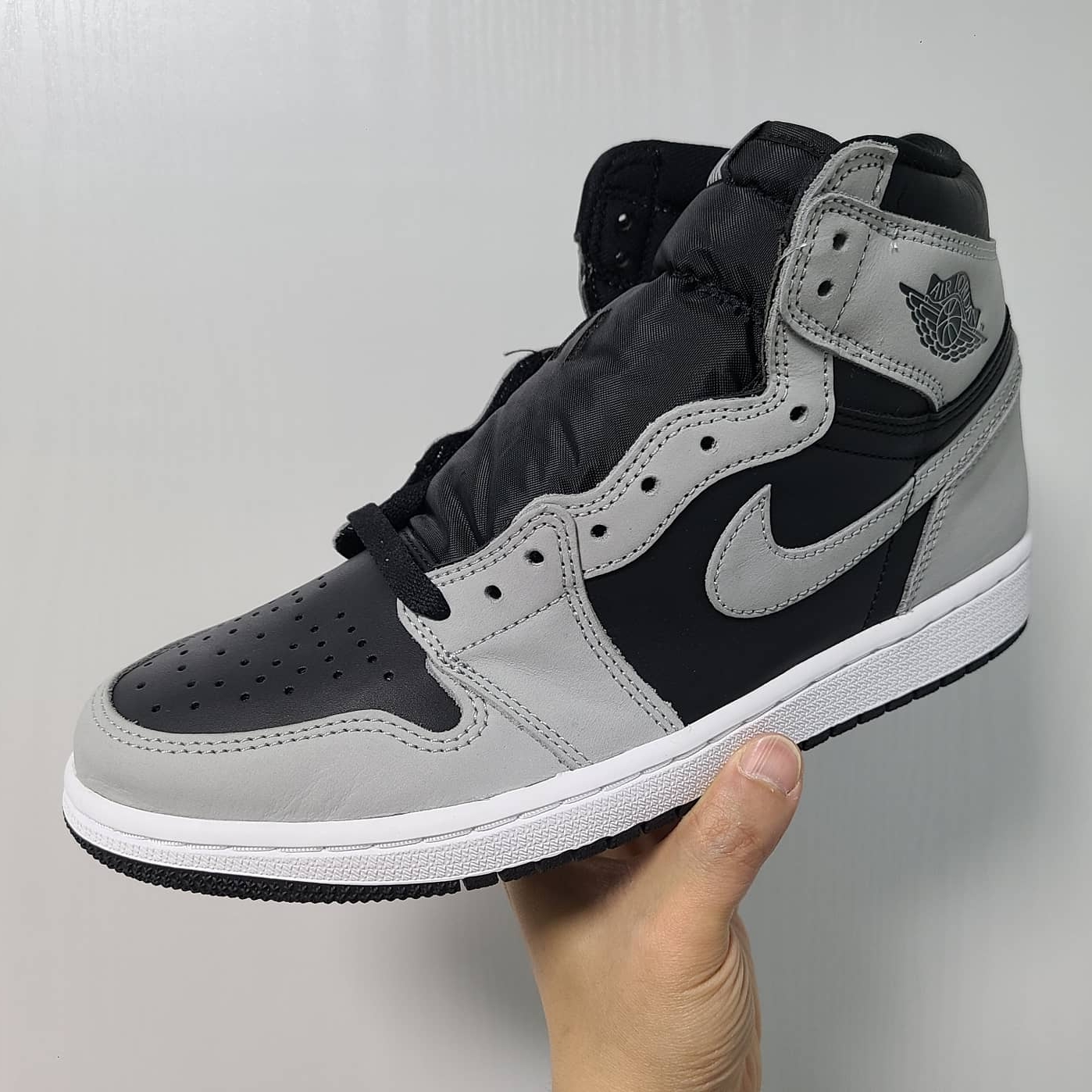 Jordan 1 Retro High OG Shadow 2.0 착용 스타일 - 1