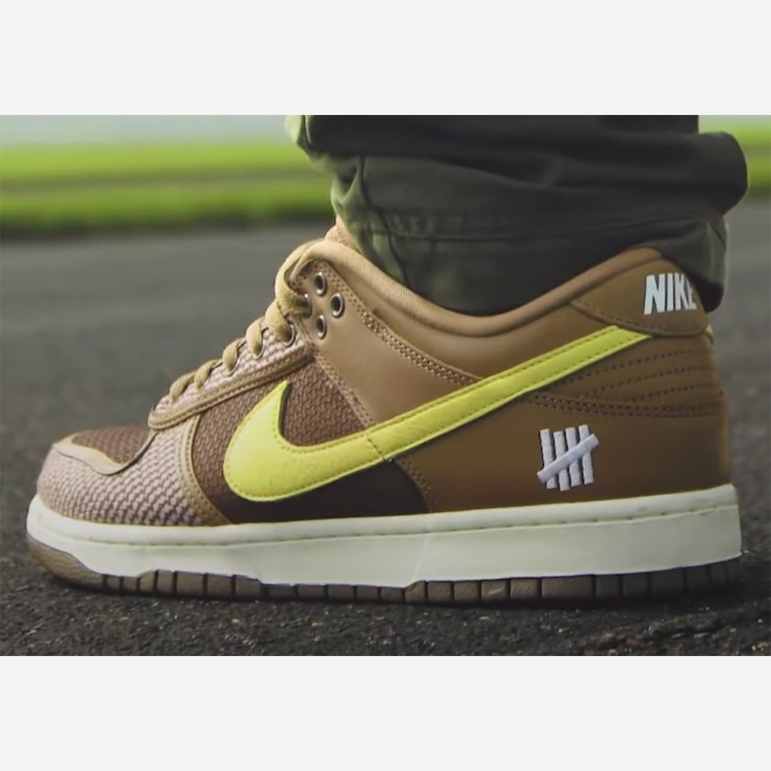 Nike x Undefeated Dunk Low SP Canteen, Nike x Undefeated Air Force 1 Low SP Ballistic 착용 스타일 - 3