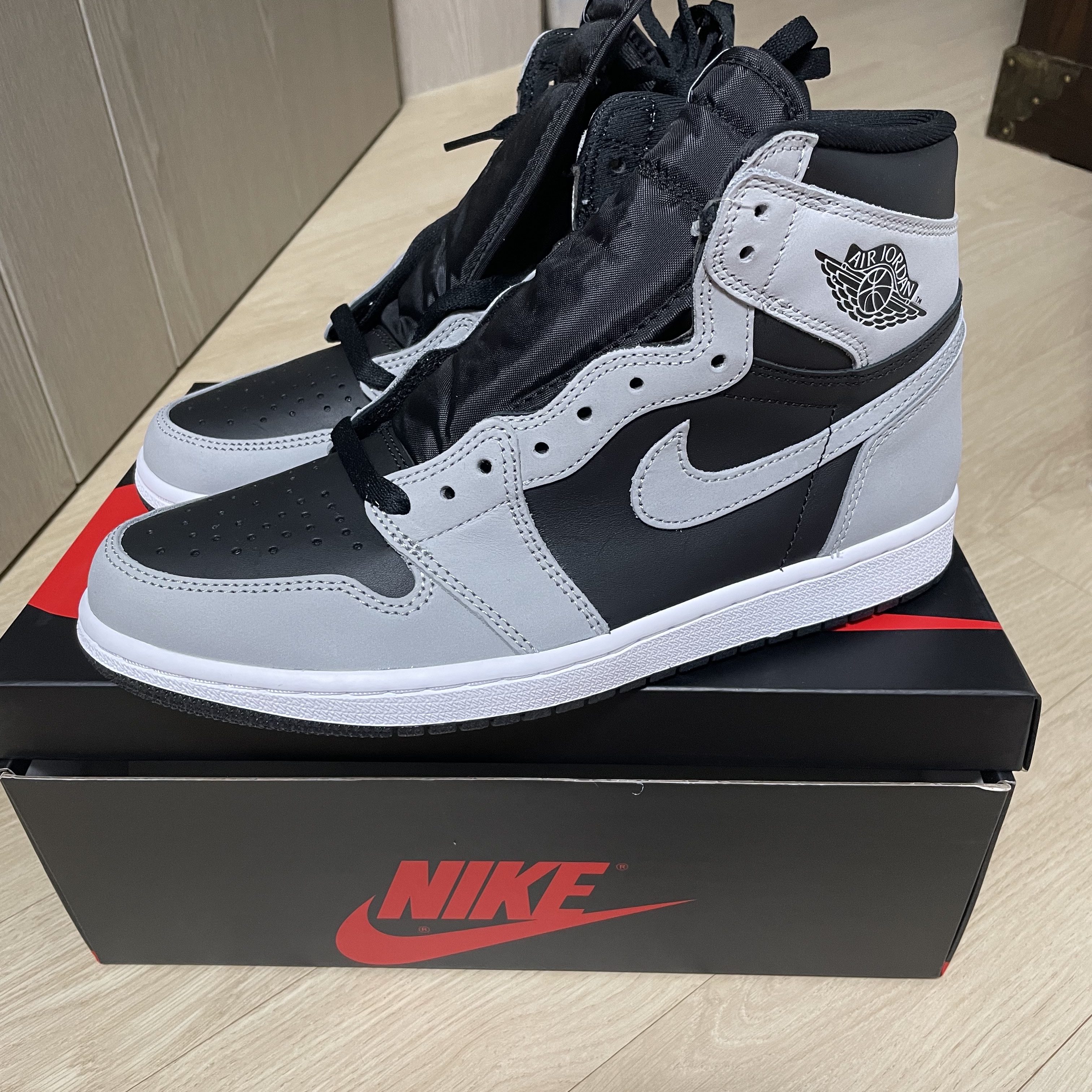Jordan 1 Retro High OG Shadow 2.0 착용 스타일 - 3