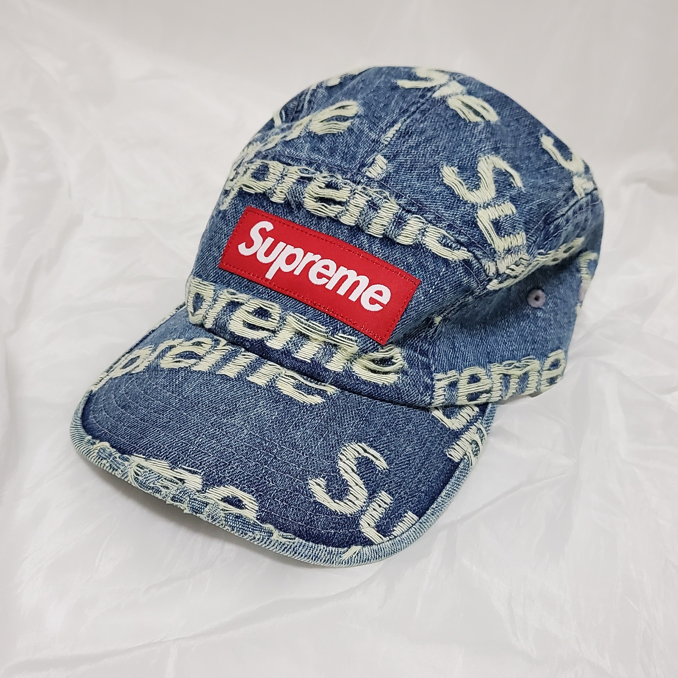 Supreme Frayed Logos Denim Camp Cap Blue - 21SS 착용 스타일 - 1