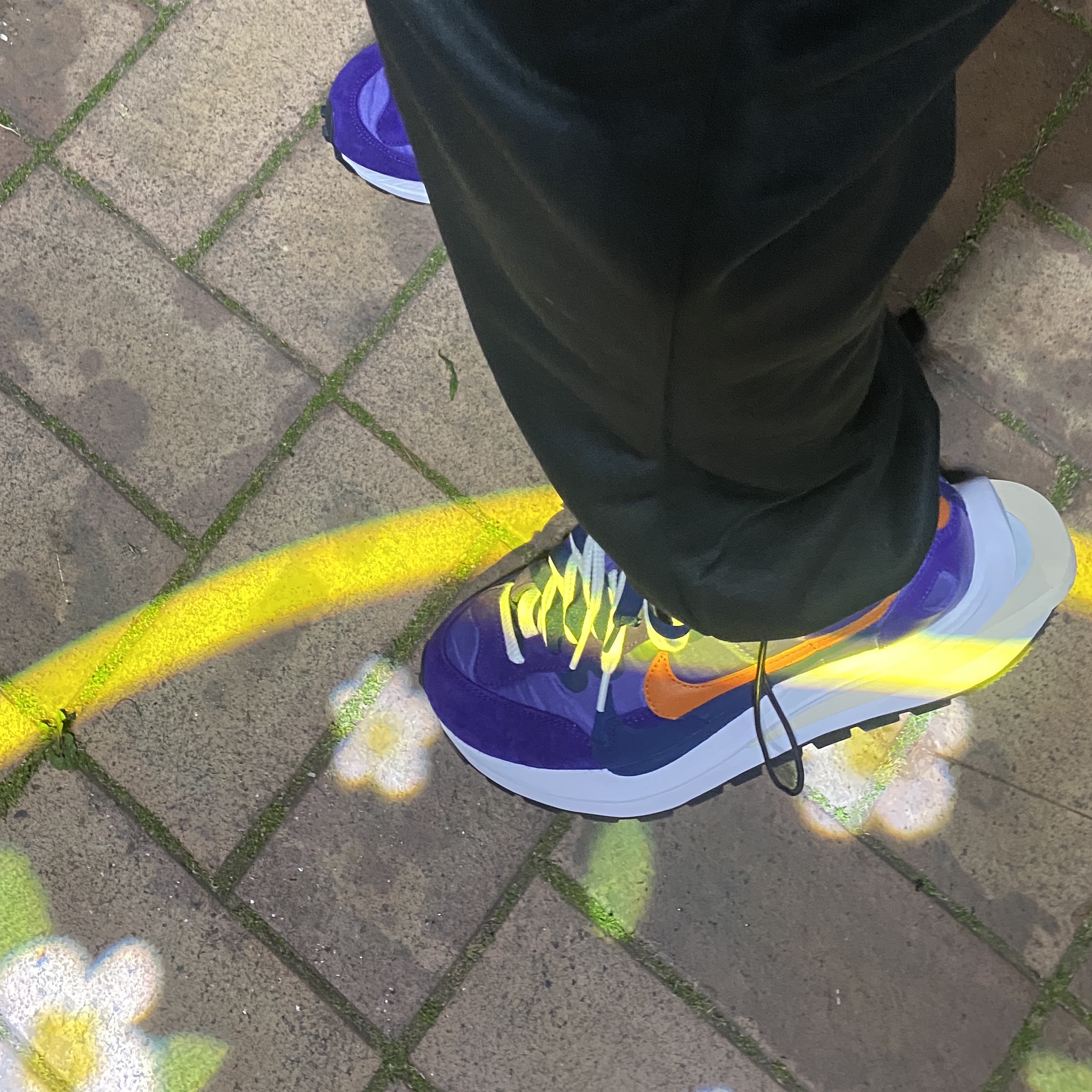 Nike x Sacai VaporWaffle Dark Iris 착용 스타일 - 5