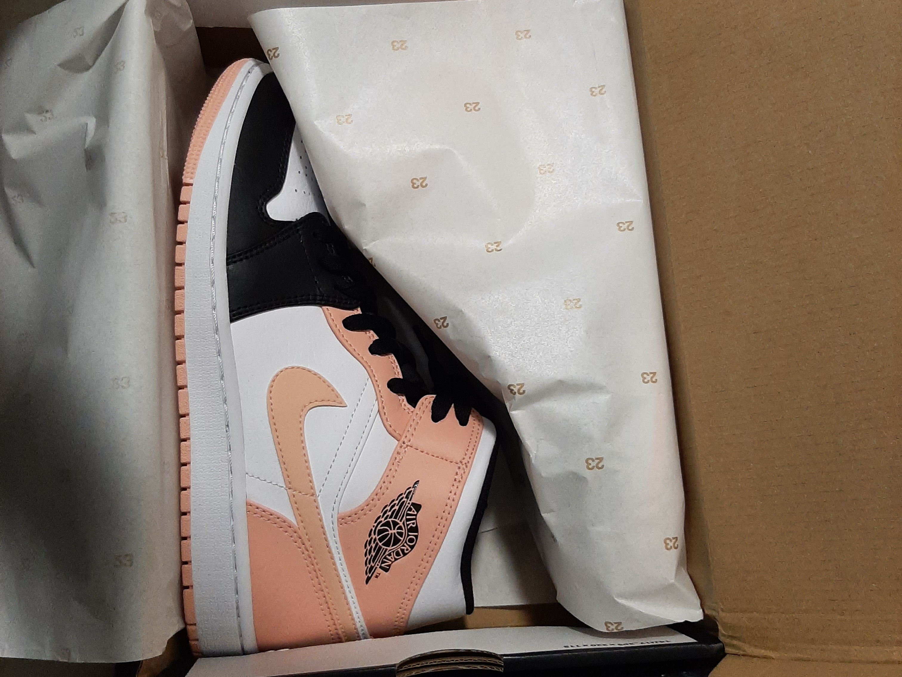 Jordan 1 Mid Arctic Orange 착용 스타일 - 2