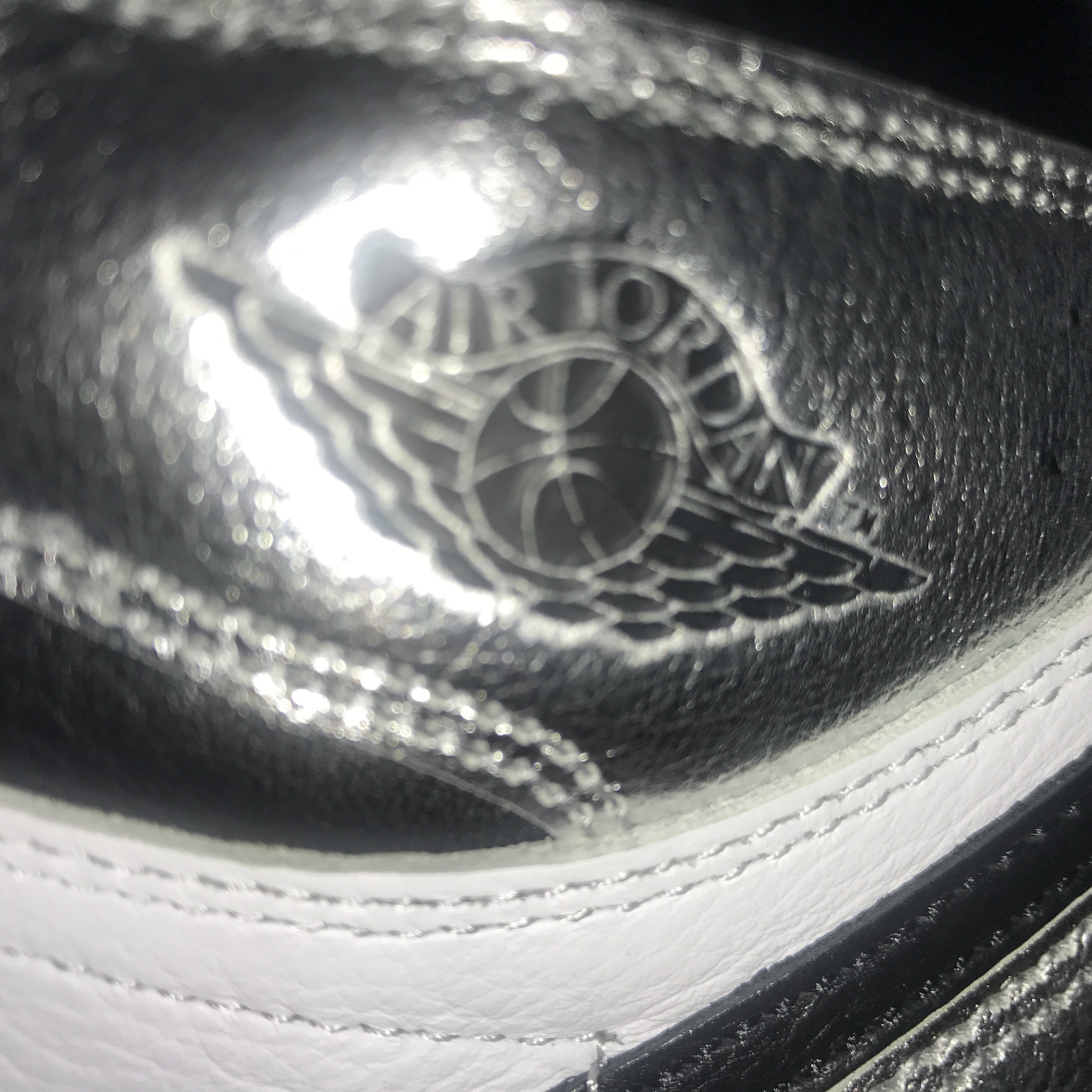 (W) Jordan 1 Retro High OG Silver Toe 착용 스타일 - 1