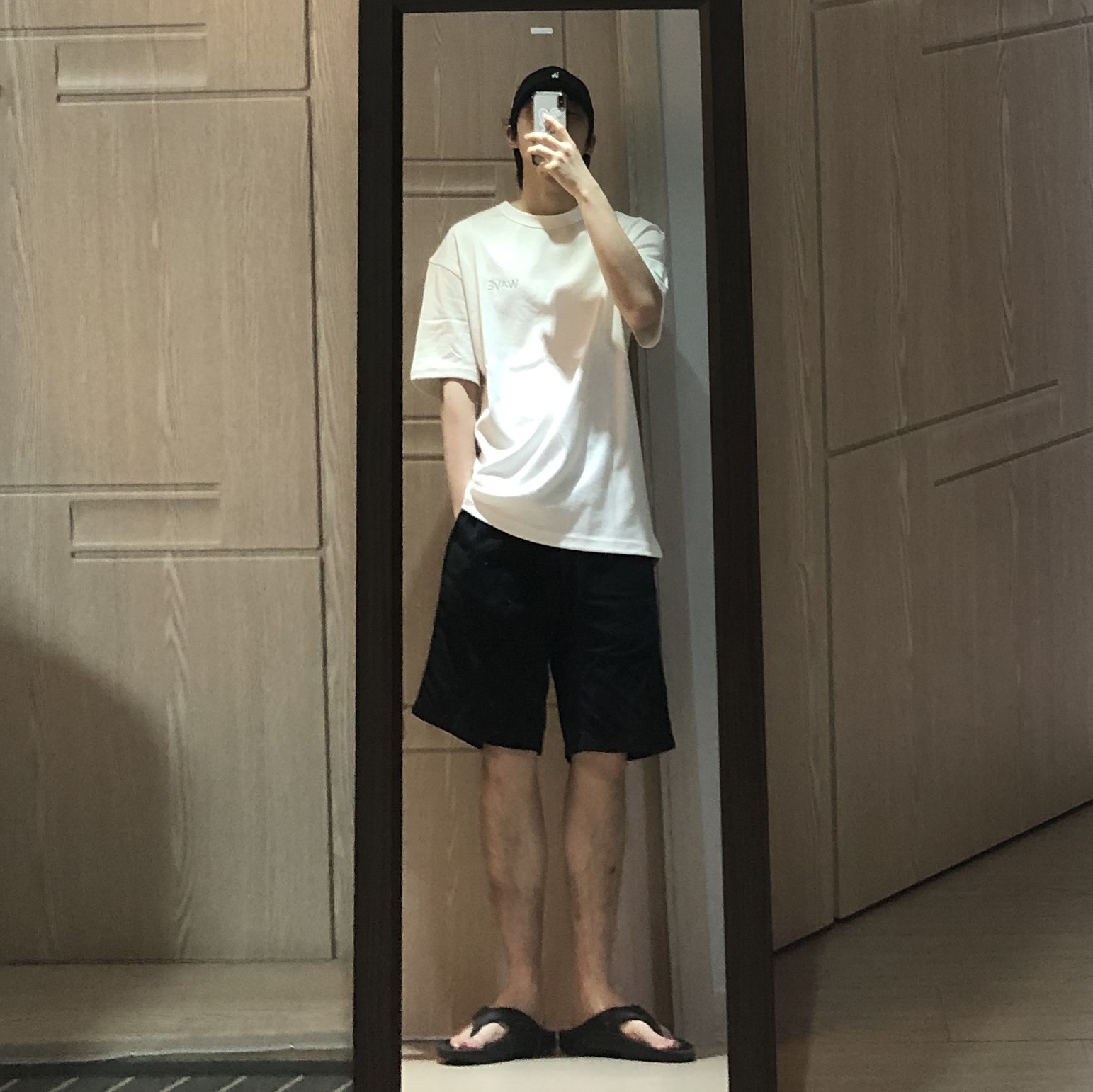 Oofos OOriginal Black 착용 스타일