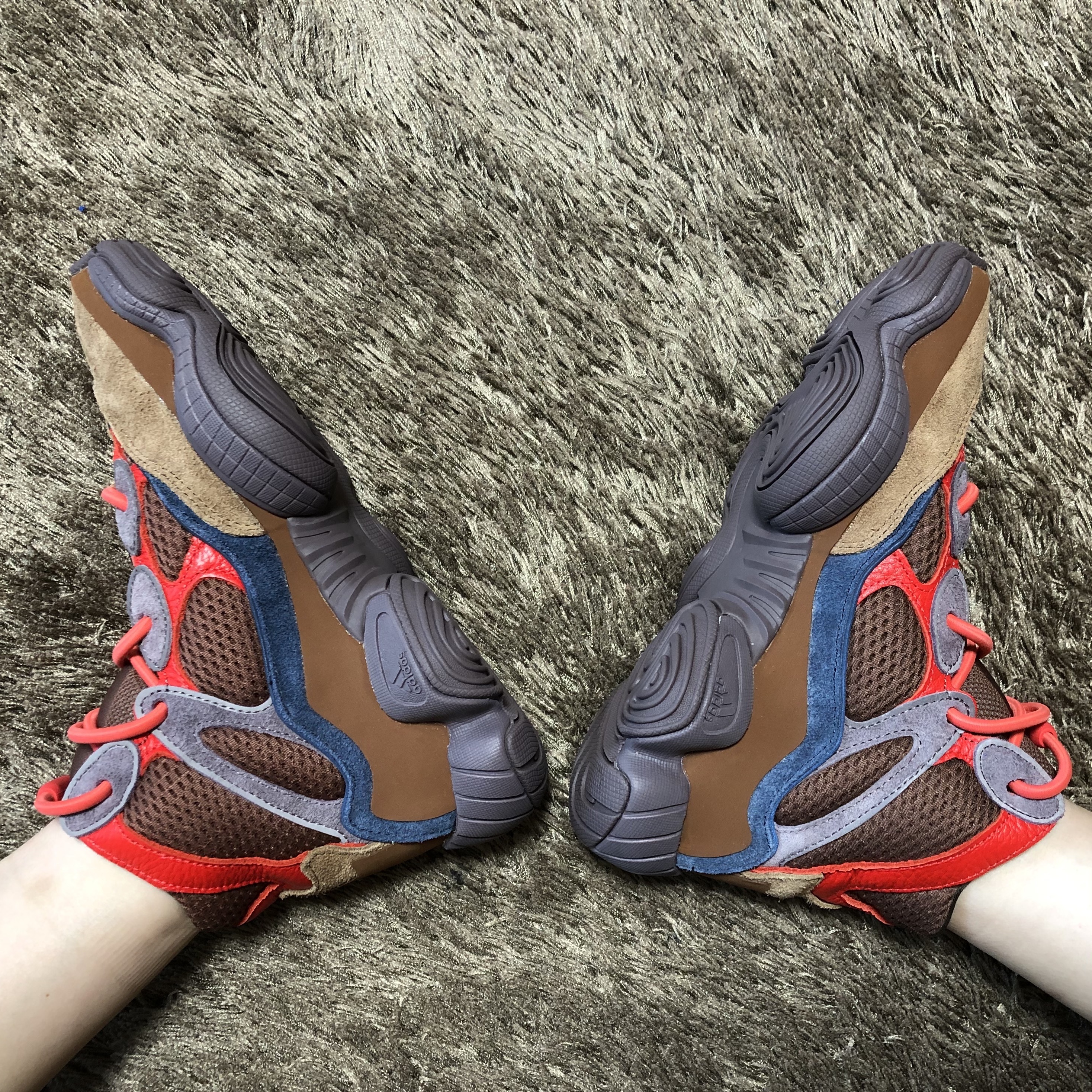 Adidas Yeezy 500 High Sumac 착용 스타일 - 1