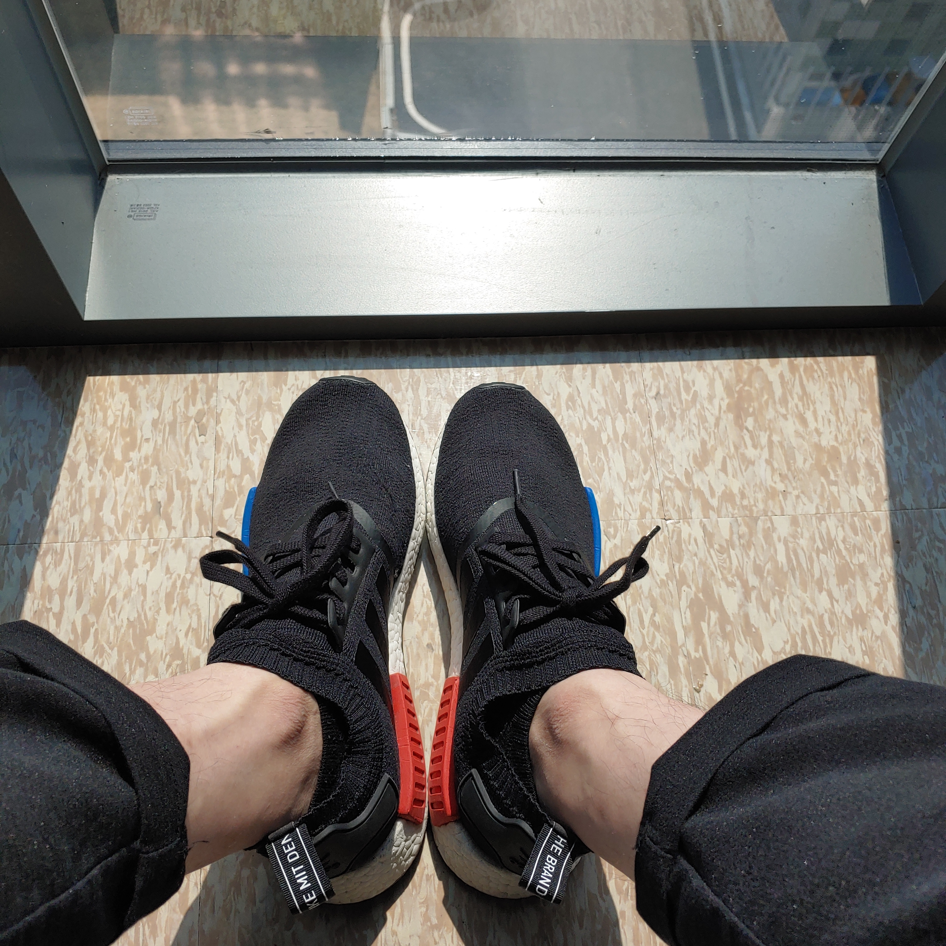 Adidas NMD R1 Core Black Lush Red (2015/2017) 착용 스타일 - 1