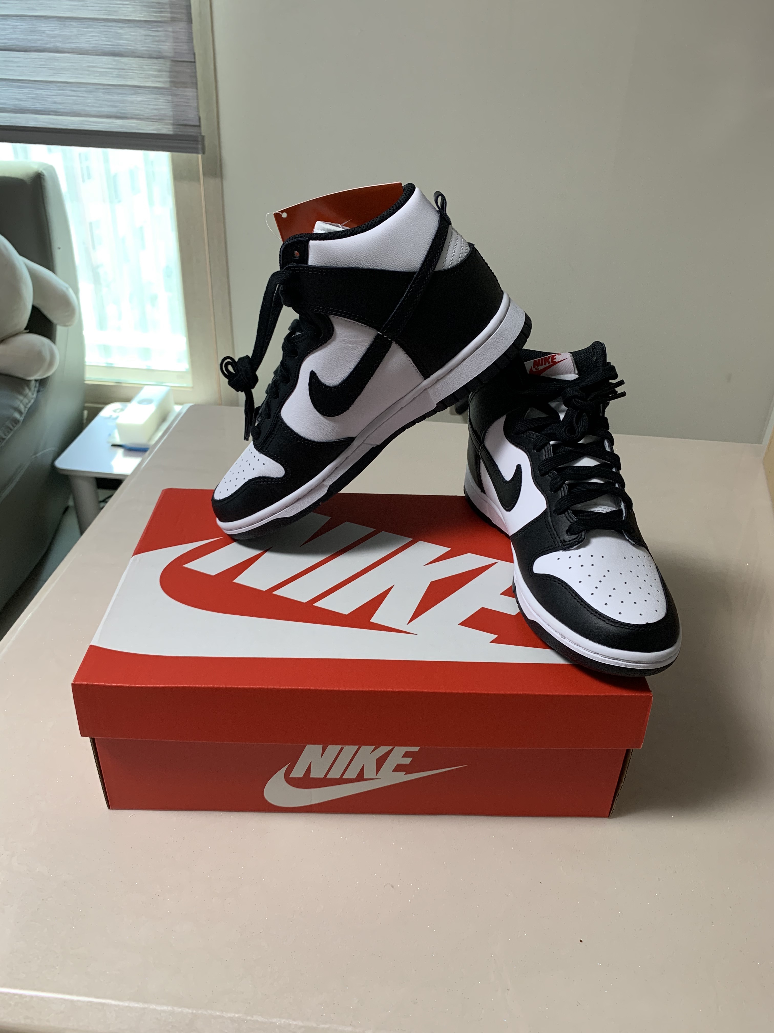 Nike Dunk High Retro Black and White 착용 스타일 - 4