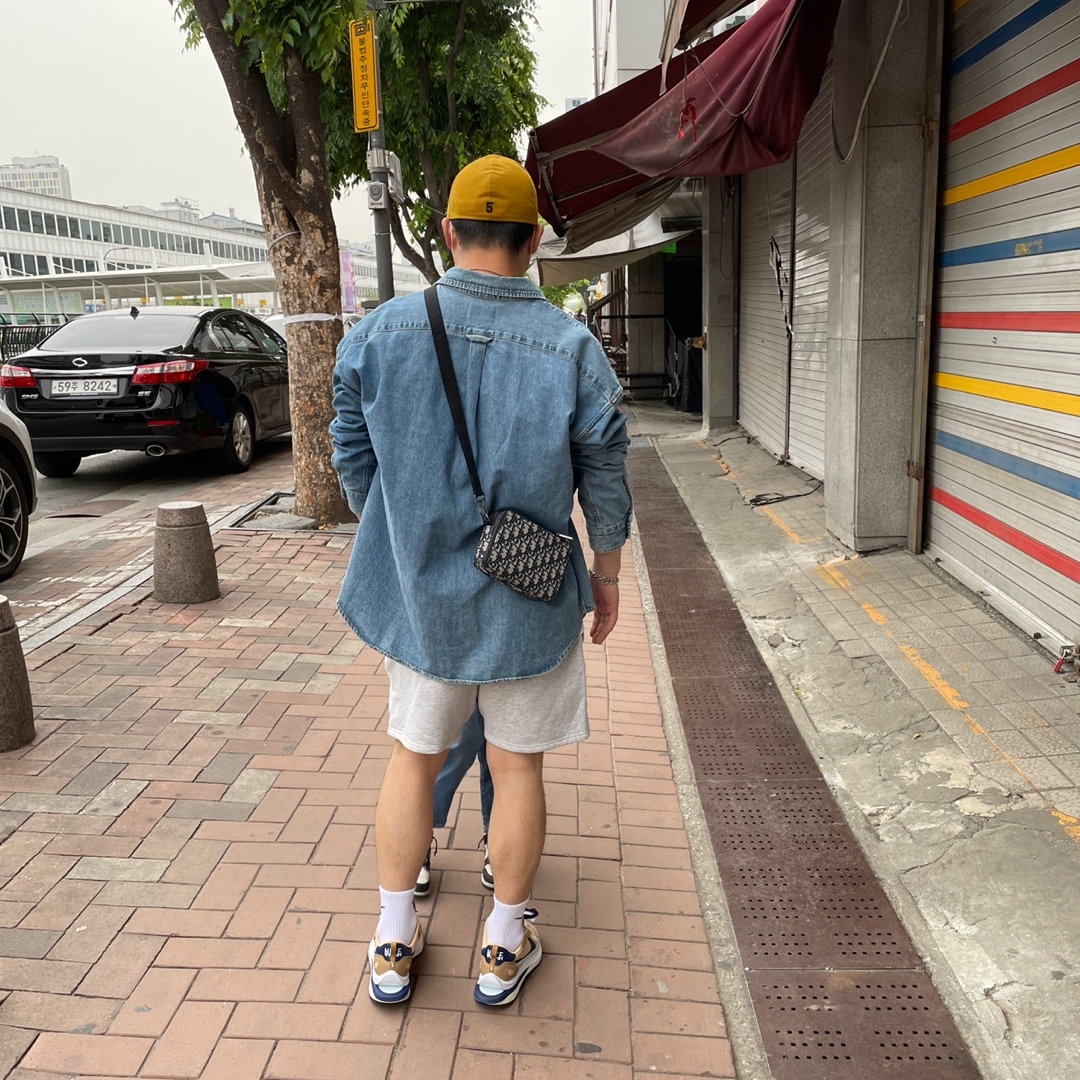 Nike x Sacai VaporWaffle Sesame and Blue Void, Essentials Fleece Shorts Heather Grey - 20FW 착용 스타일