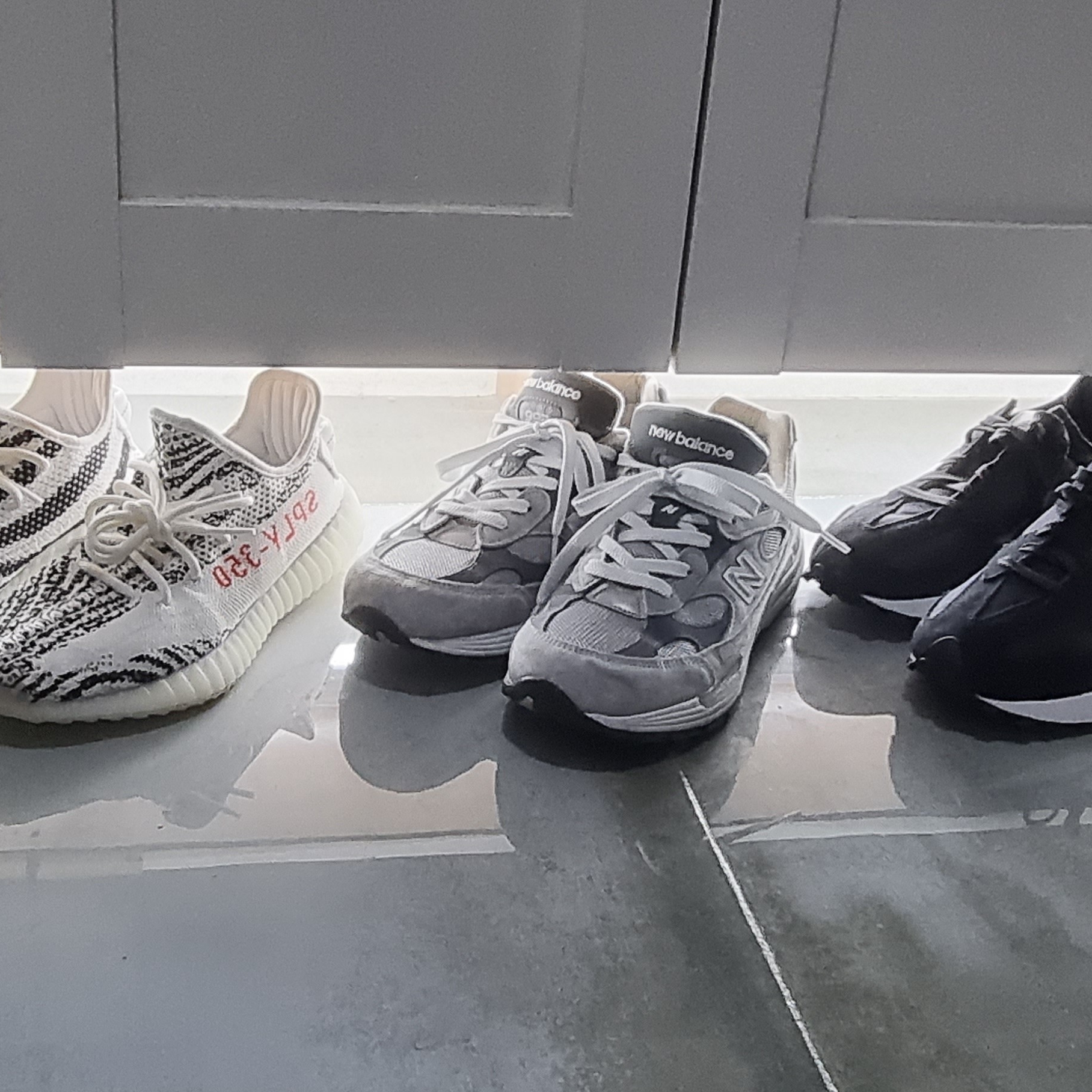 New Balance 992 Made in USA Grey - D Standard, Adidas Yeezy Boost 350 V2 Zebra 2017/2019/2020 착용 스타일