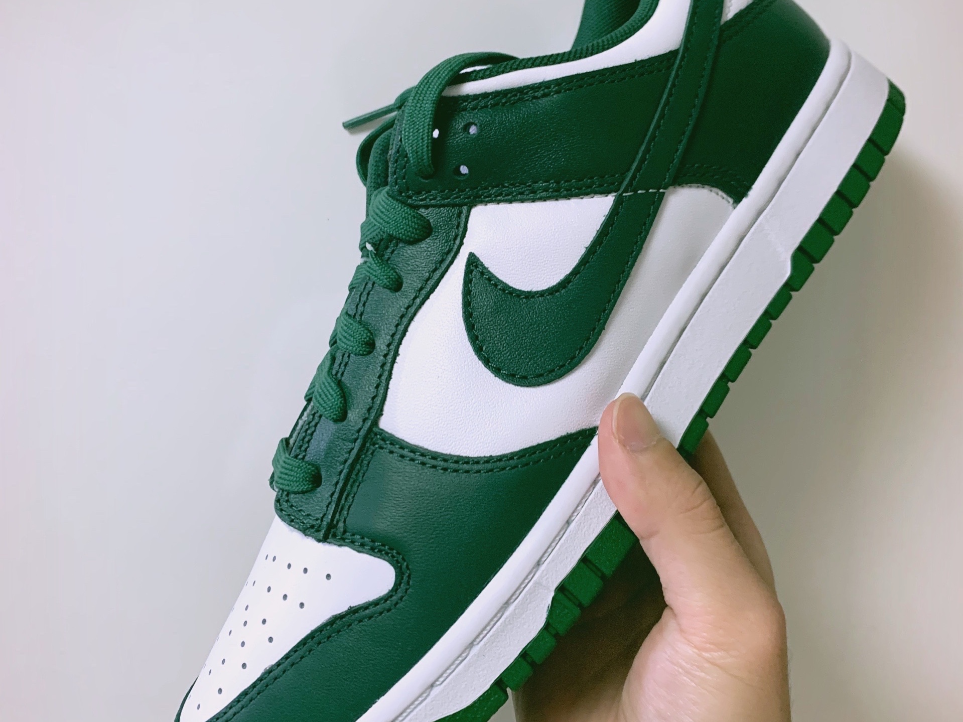 Nike Dunk Low Retro Varsity Green 착용 스타일 - 1