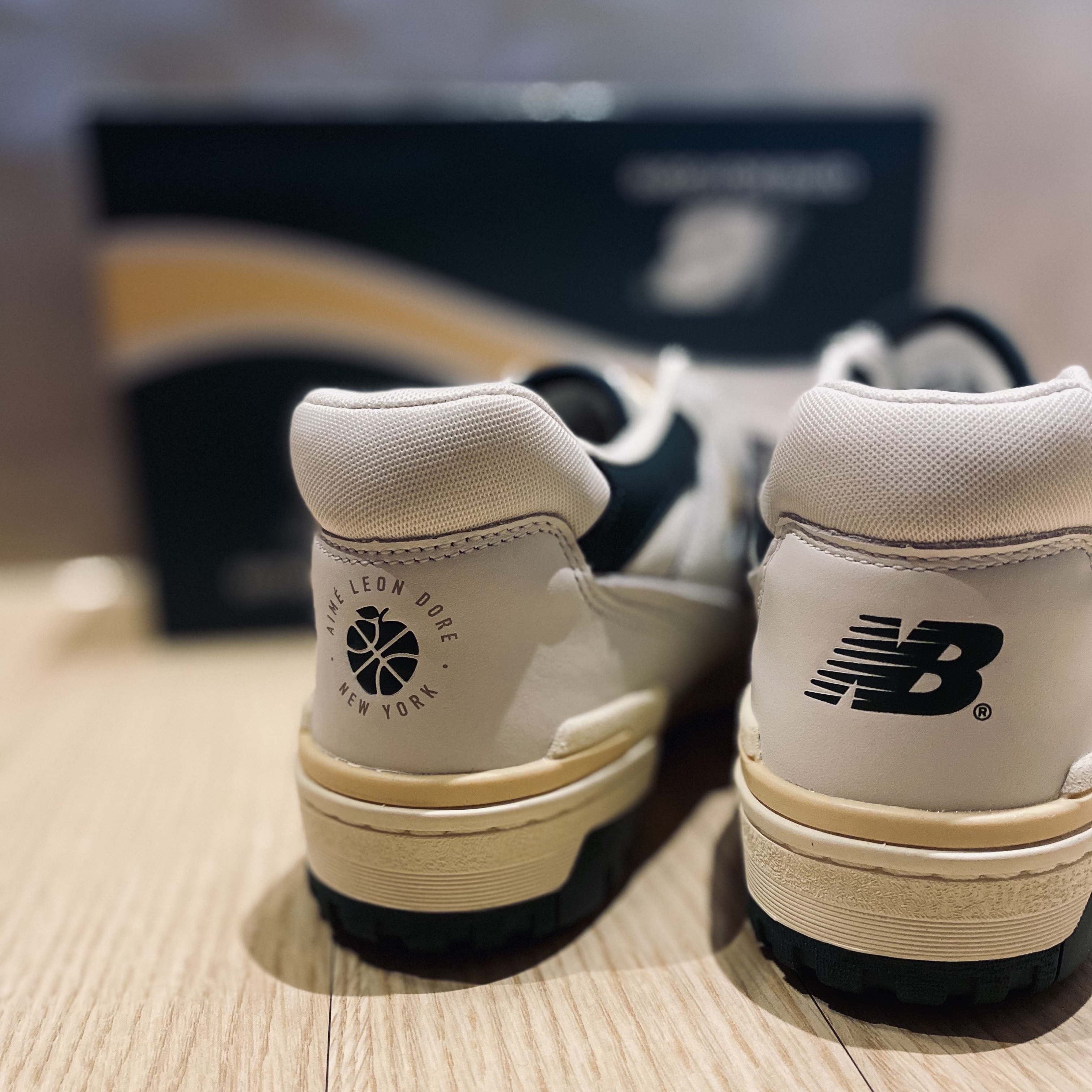 New Balance x Aime Leon Dore 550 Green Yellow 착용 스타일 - 2