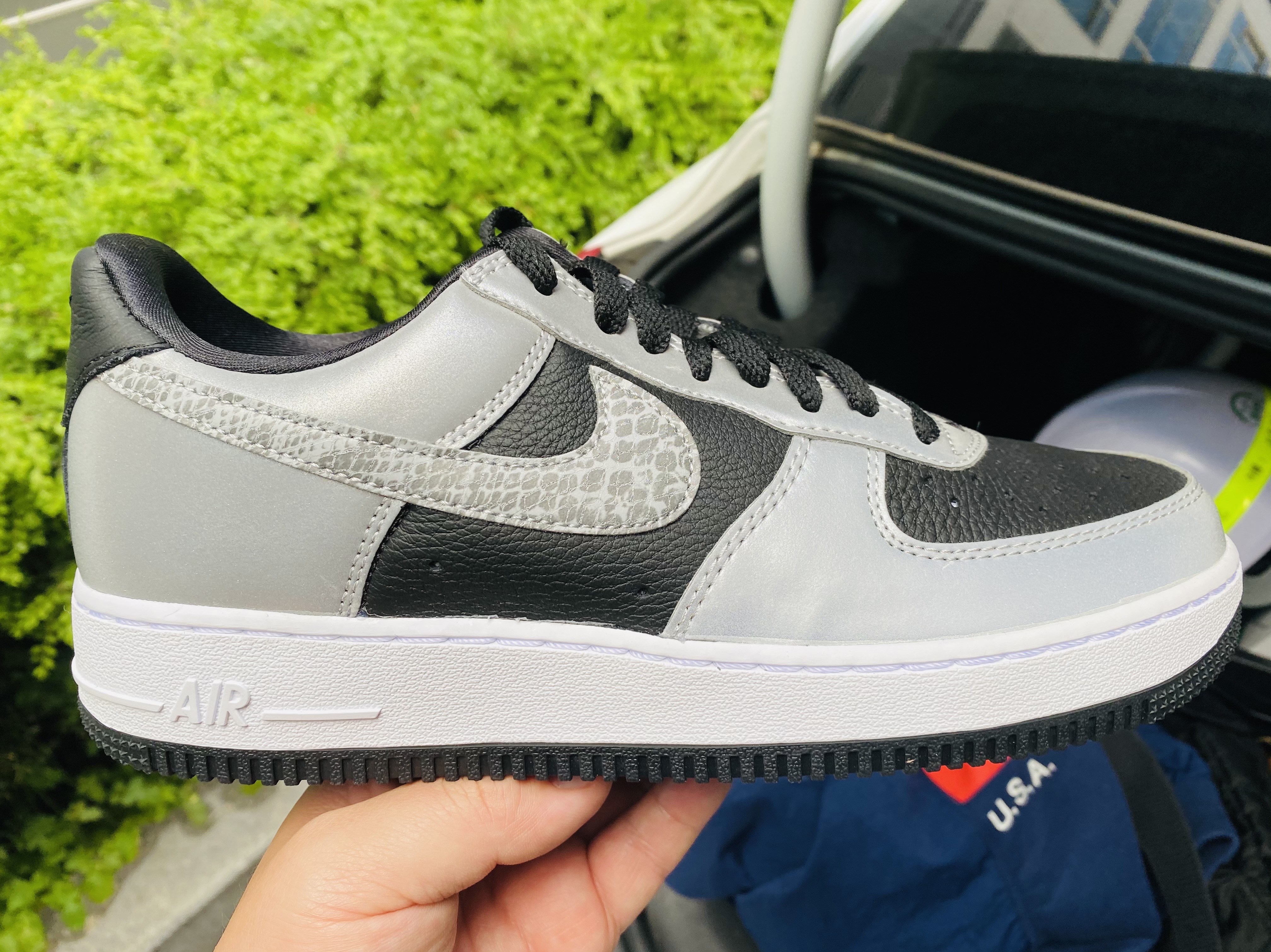 Nike Air Force 1 B Silver Snake 착용 스타일