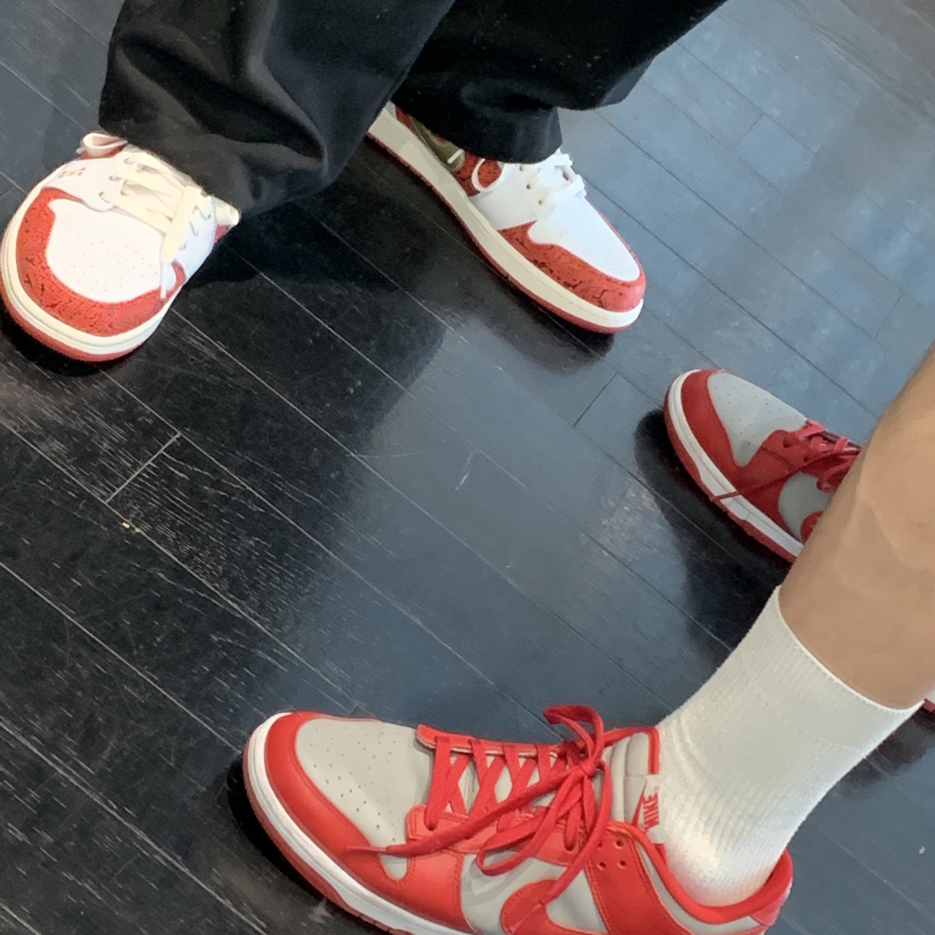 Jordan 1 Low SE Spades, Nike Dunk Low Retro Medium Grey 착용 스타일