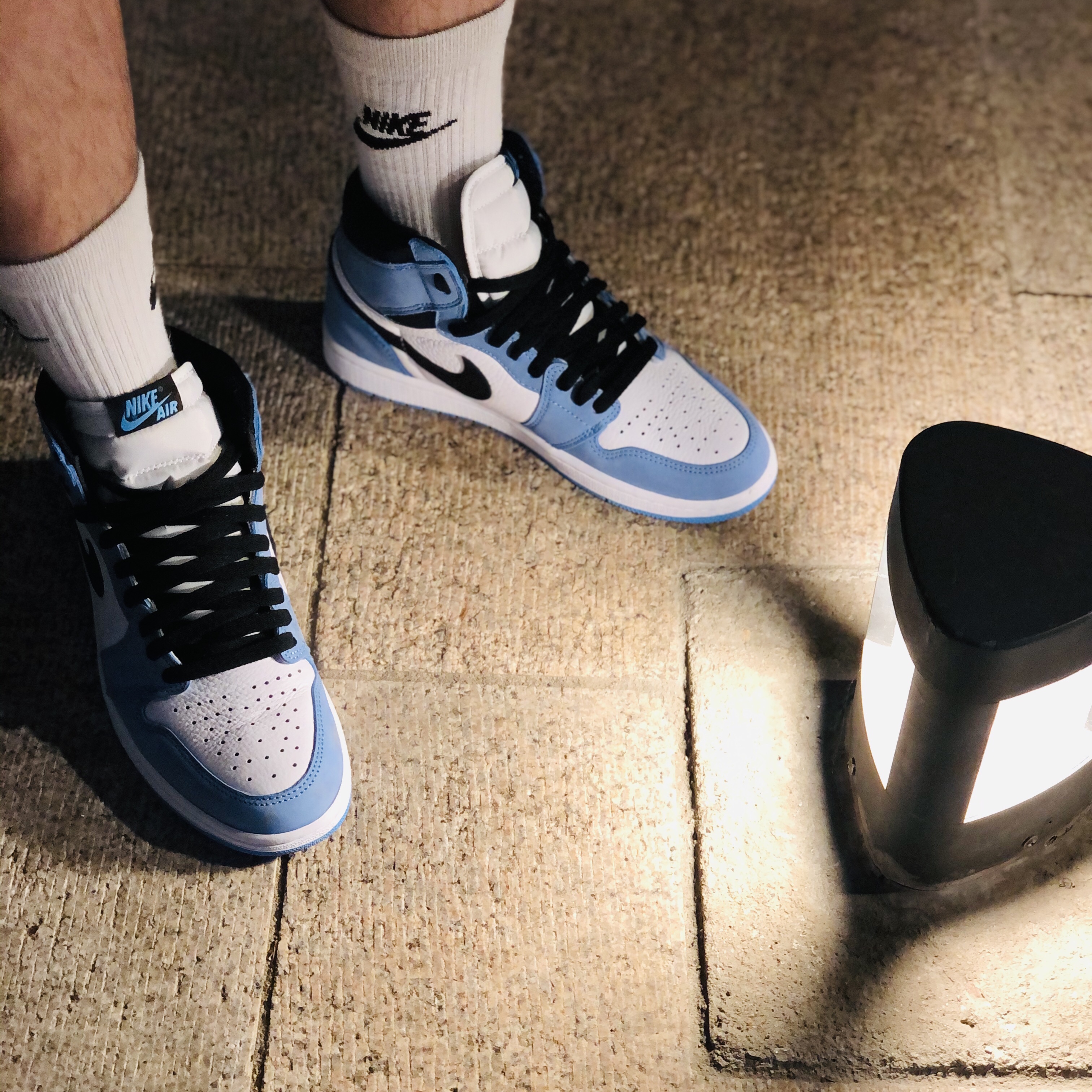 Jordan 1 Retro High OG University Blue 착용 스타일