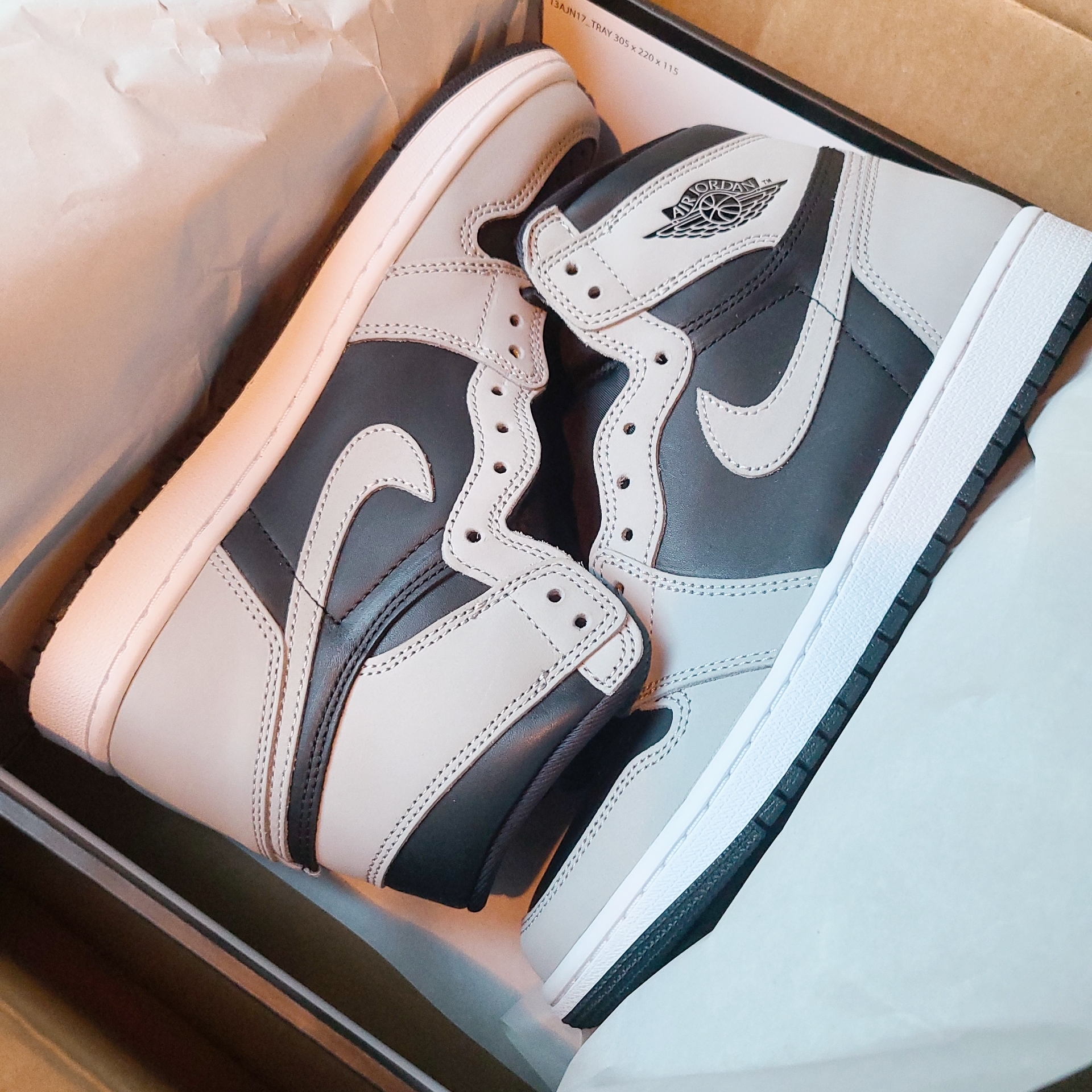 Jordan 1 Retro High OG Shadow 2.0 착용 스타일 - 1