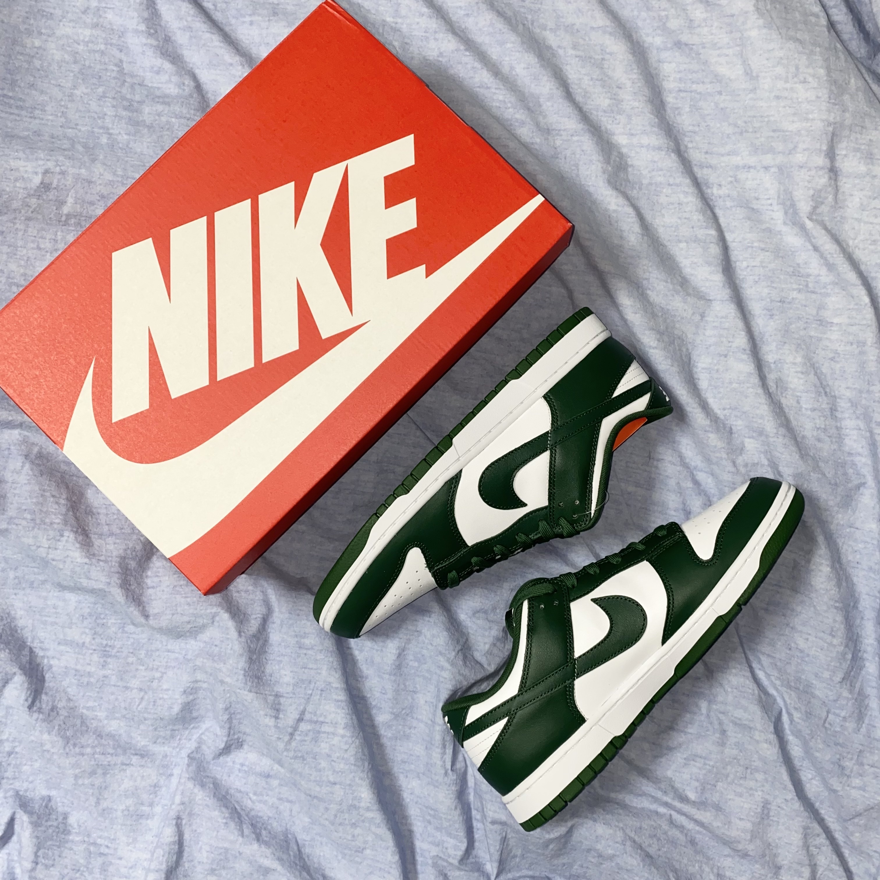 Nike Dunk Low Retro Varsity Green, Nike Dunk High SP Spartan Green 착용 스타일 - 1